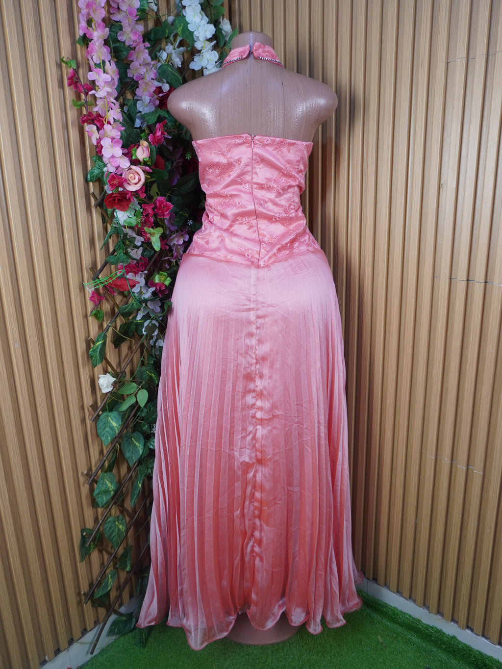 Robe soirée évasée longue sans manches dénudée-L