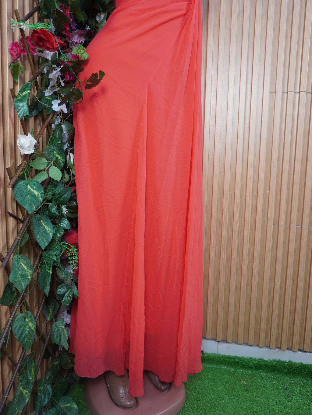 Robe soirée stylée  longue sans manches décolletée-M