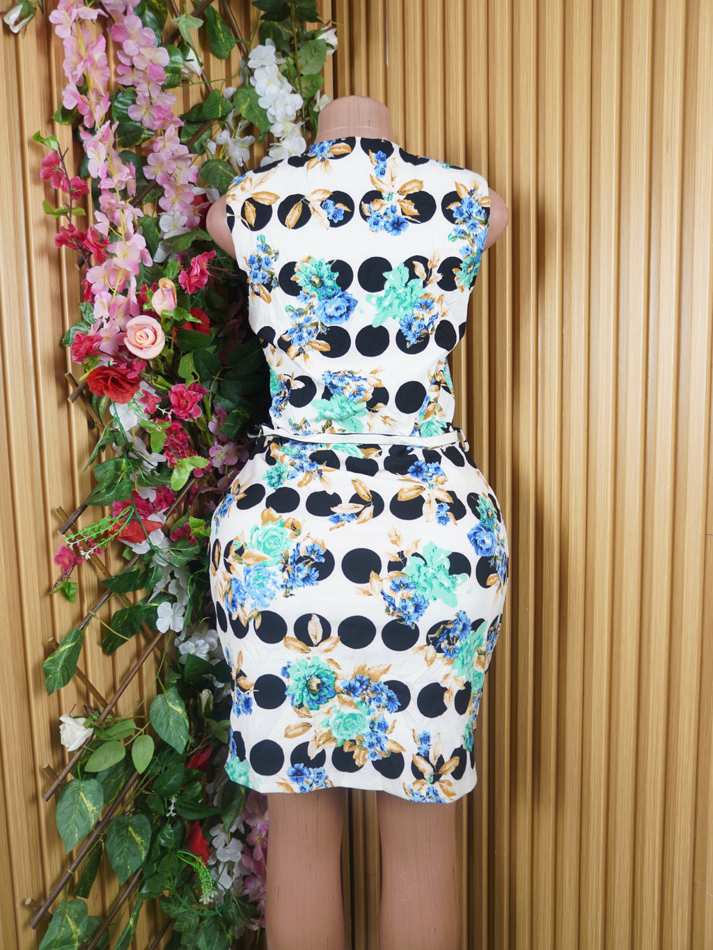 Robe moulante sans manches longues décolletée-L