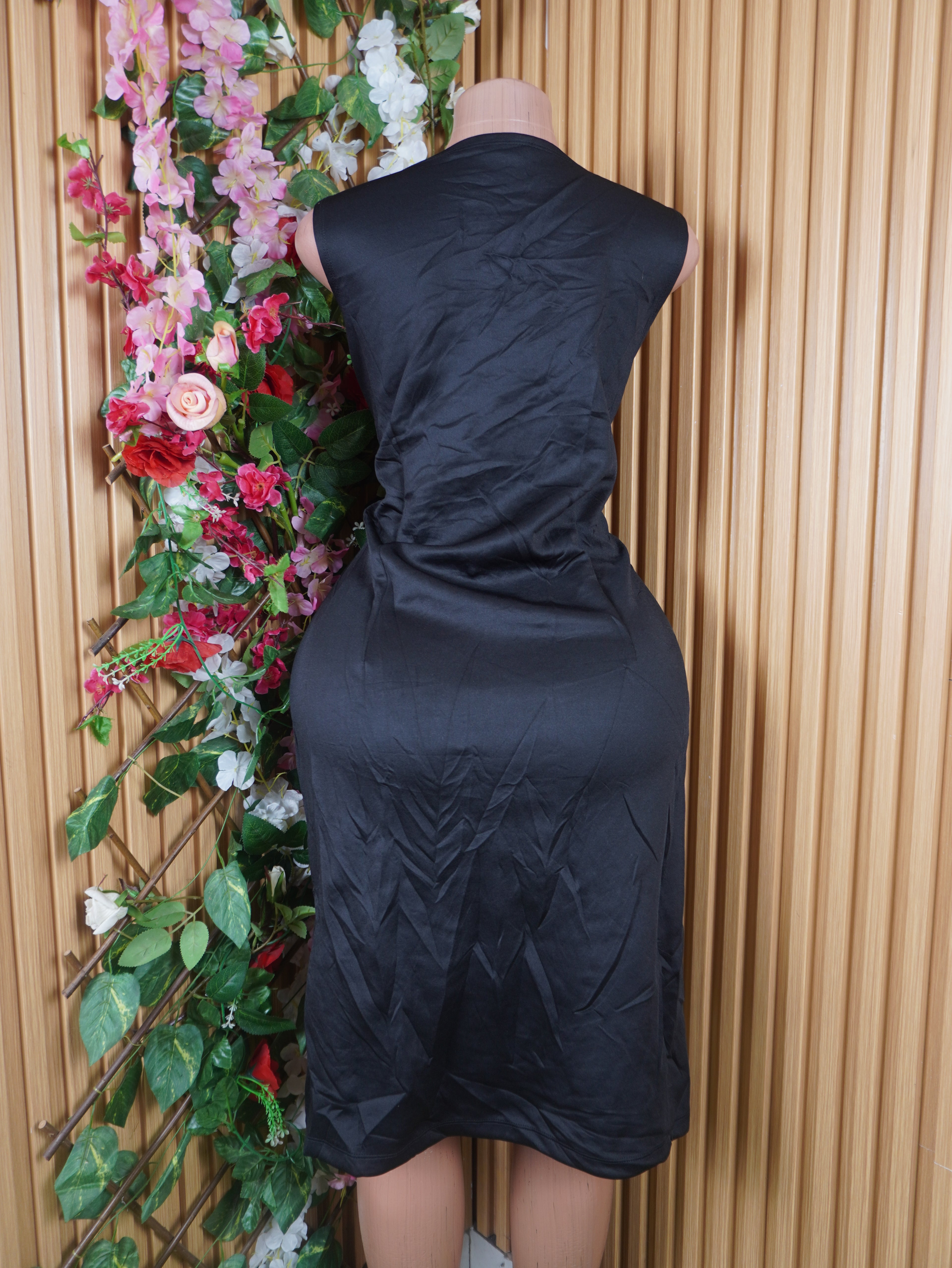 Robe droite sans manches ceintrée décolletée-XL