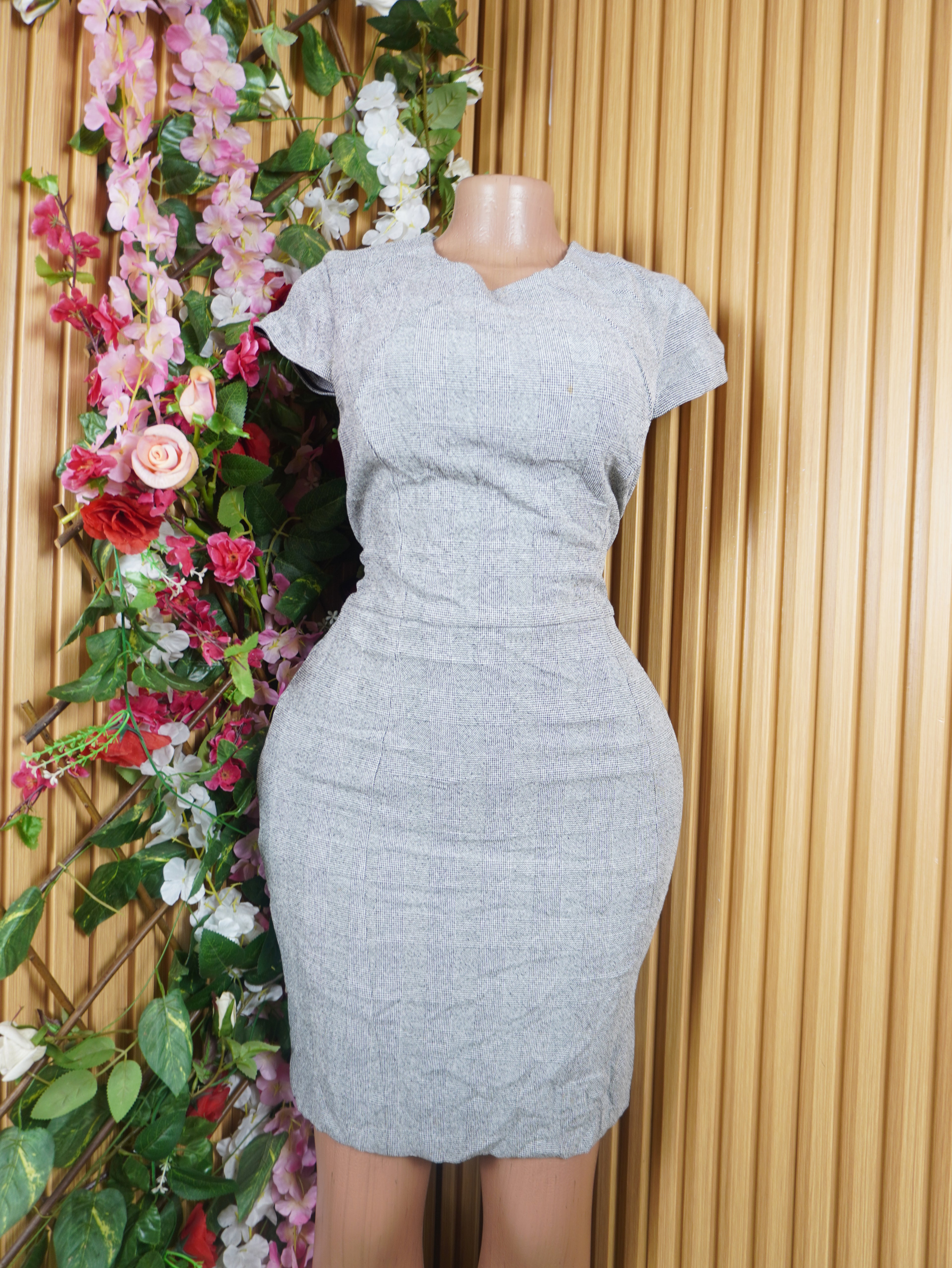 Robe moulante sans manches décolletée-S