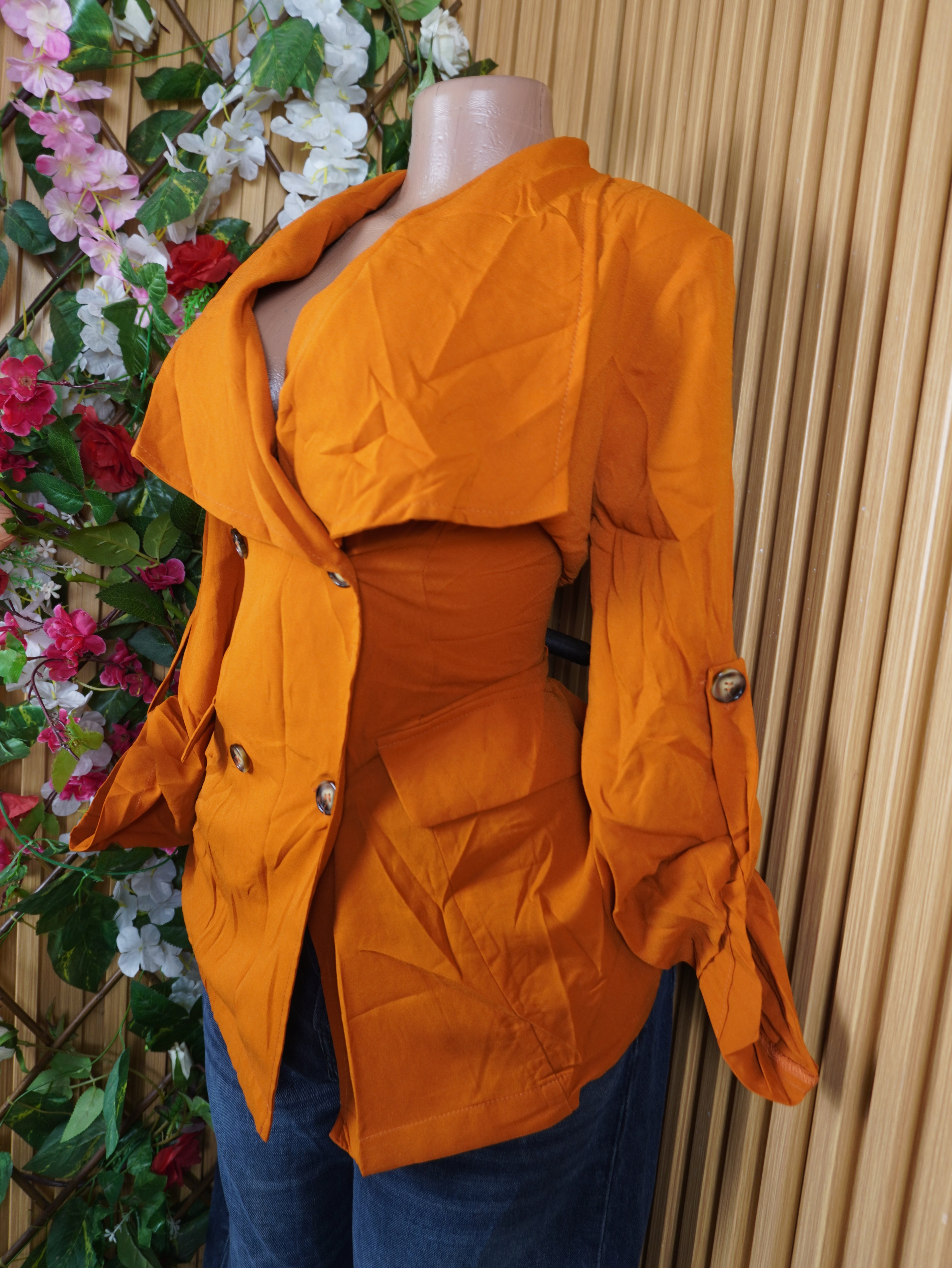 Veste blazer pour femme couleur orange à quatres boutons-S