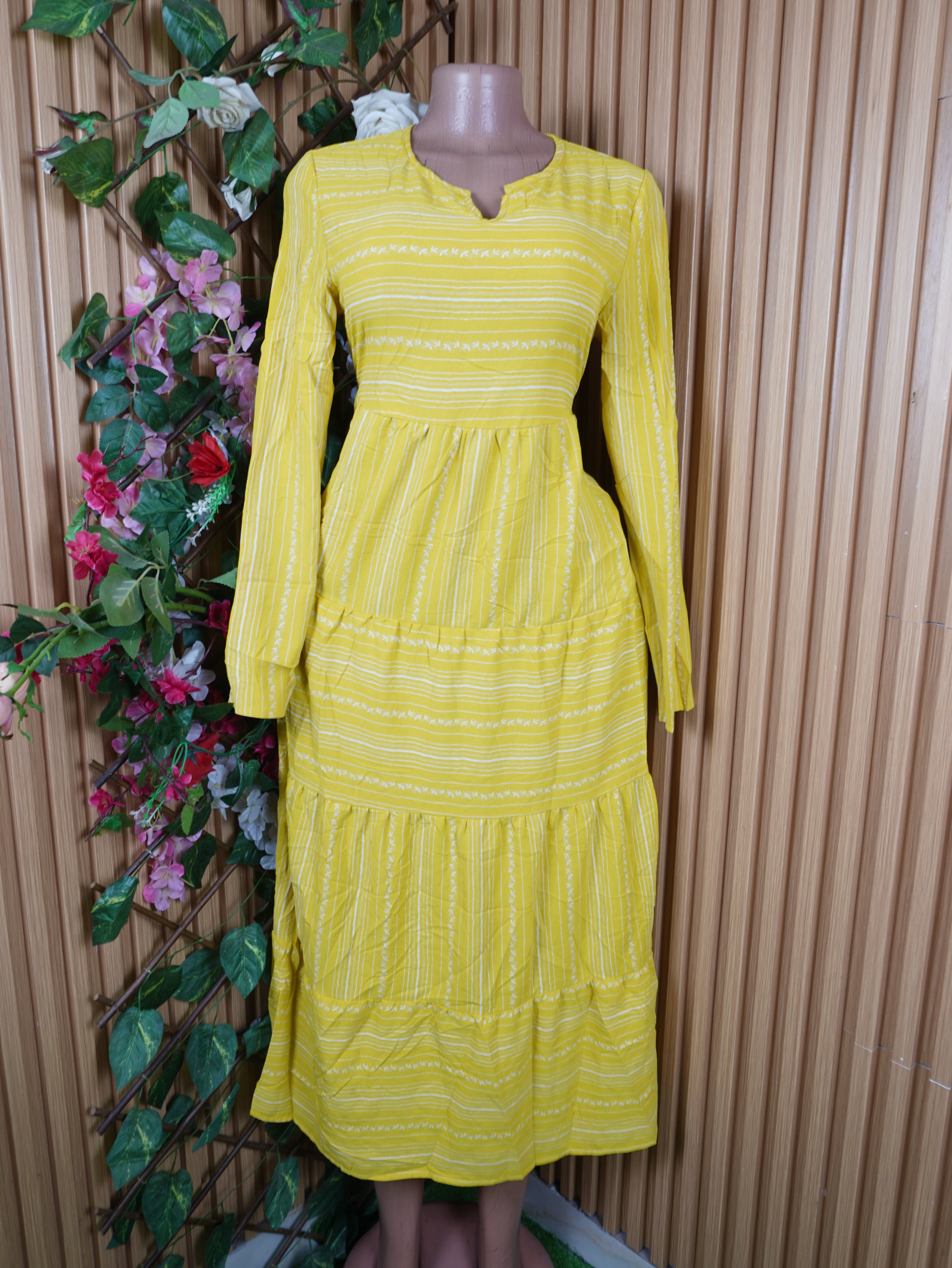 Robe évasée longue manches longues décolletée-S