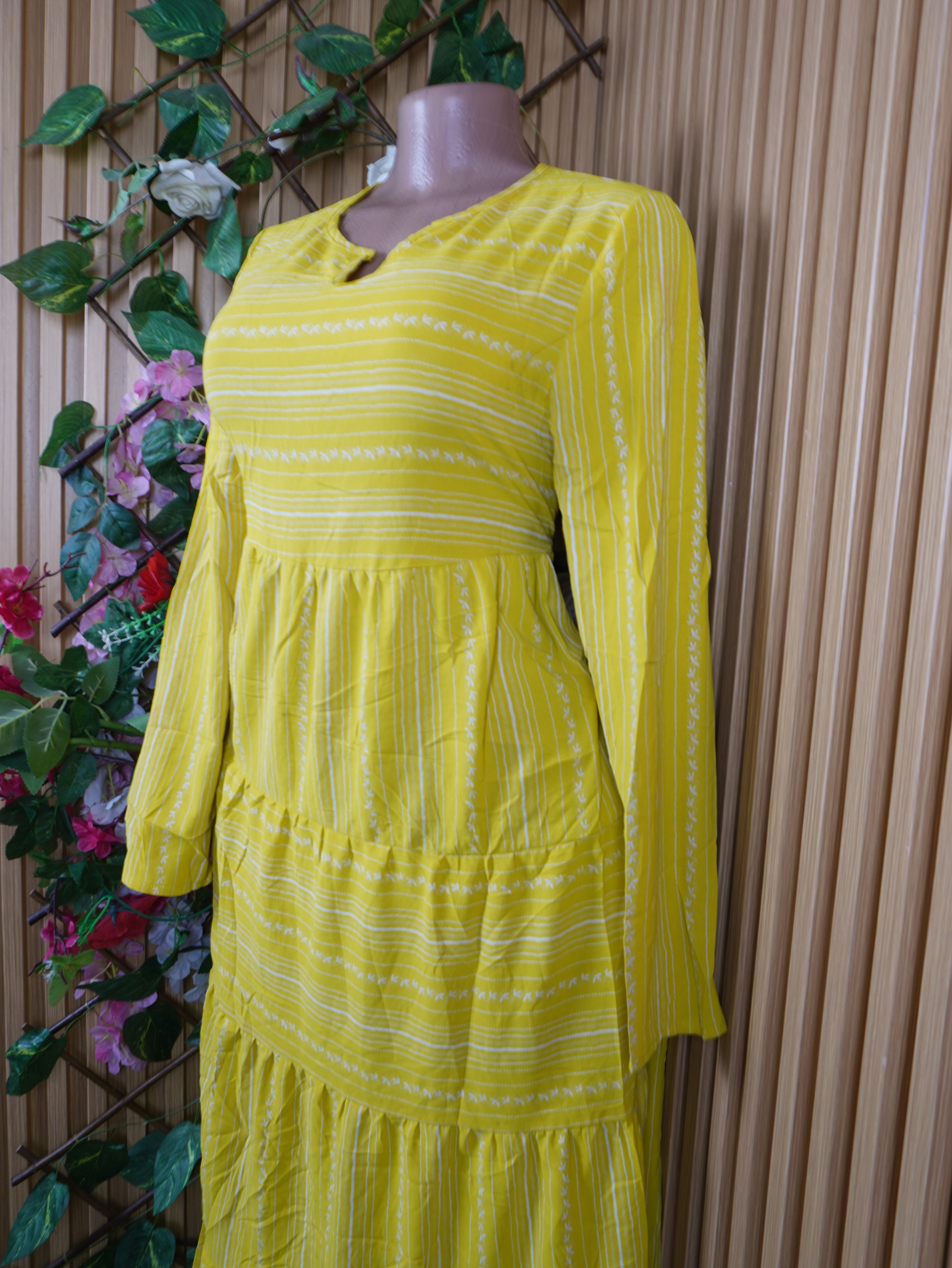 Robe évasée longue manches longues décolletée-S
