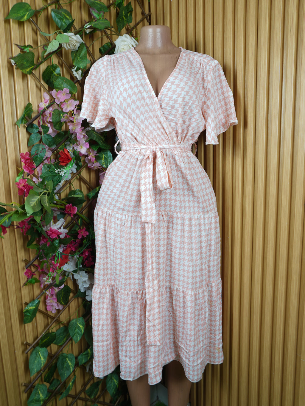 Robe evasée mi-longue manches courtes ceintrée-M