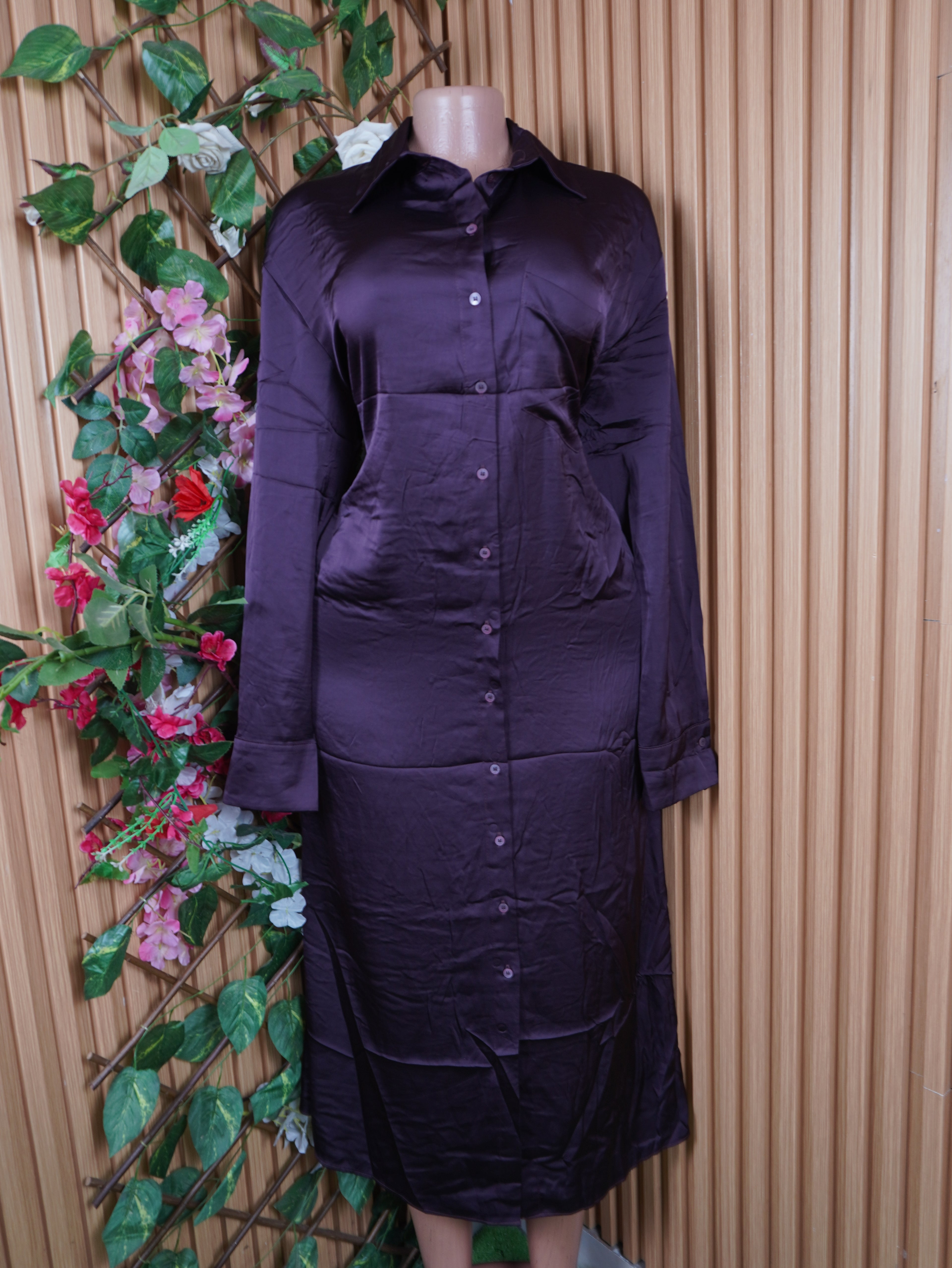Robe évasée longue manches longues avec boutons-L