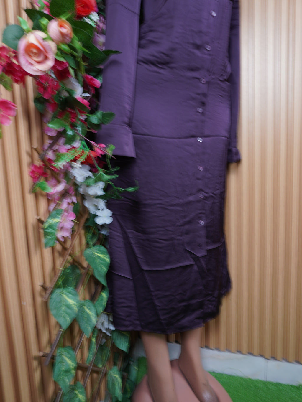 Robe évasée longue manches longues avec boutons-L