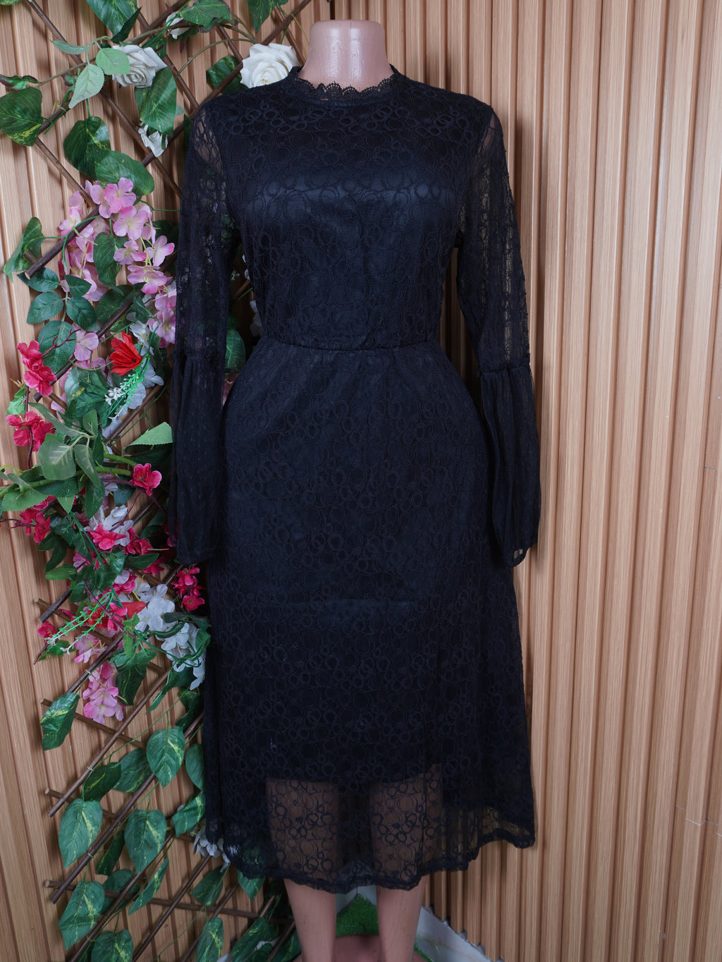 Robe évasée longue manches longues motif bretelle-S