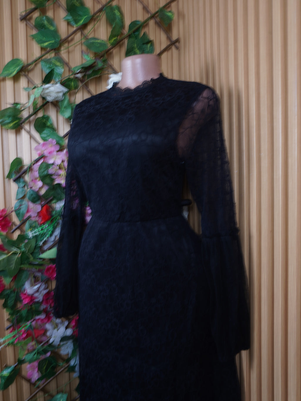 Robe évasée longue manches longues motif bretelle-S