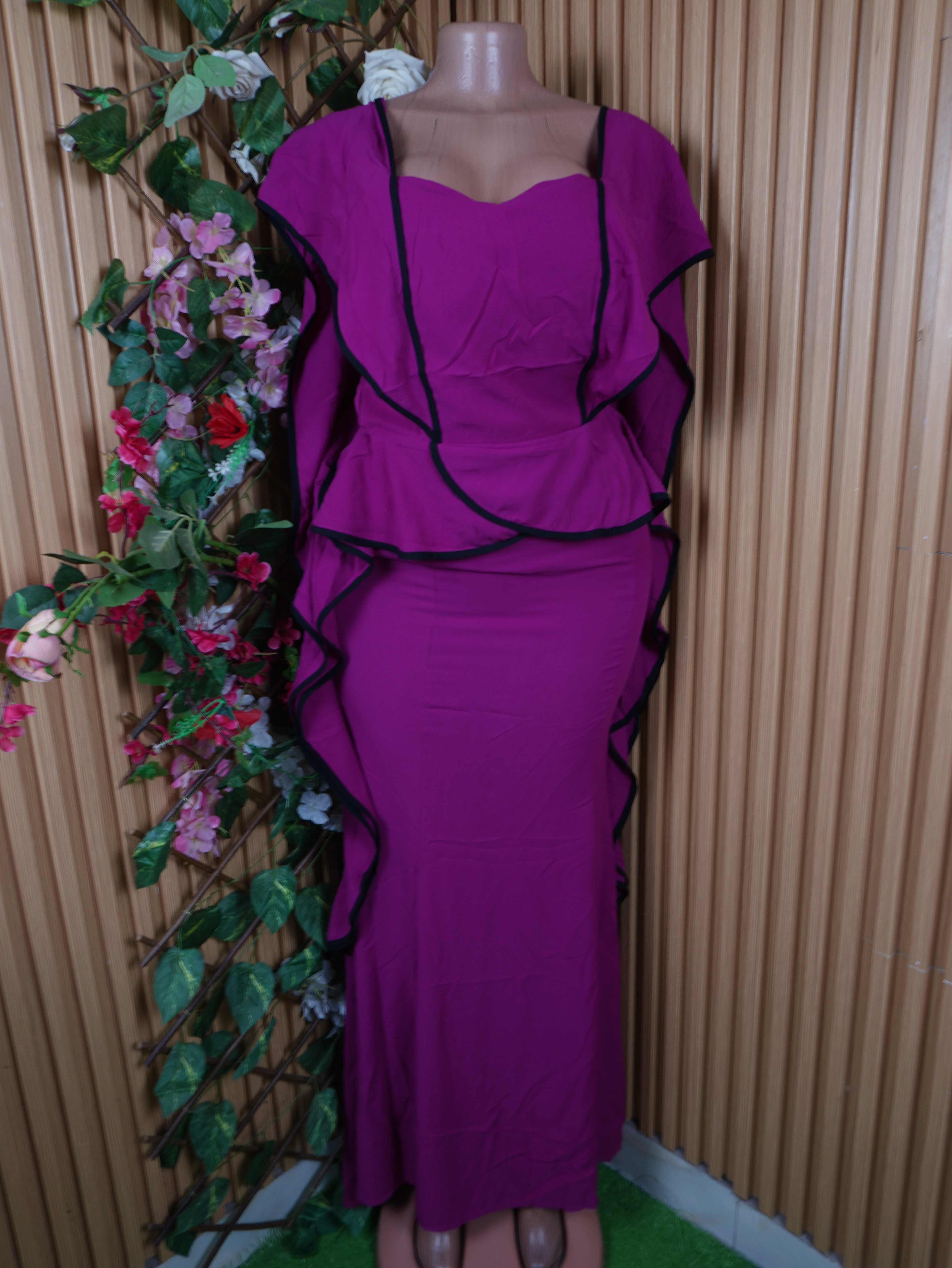 Robe moulante stylée sans manches décolletée-M