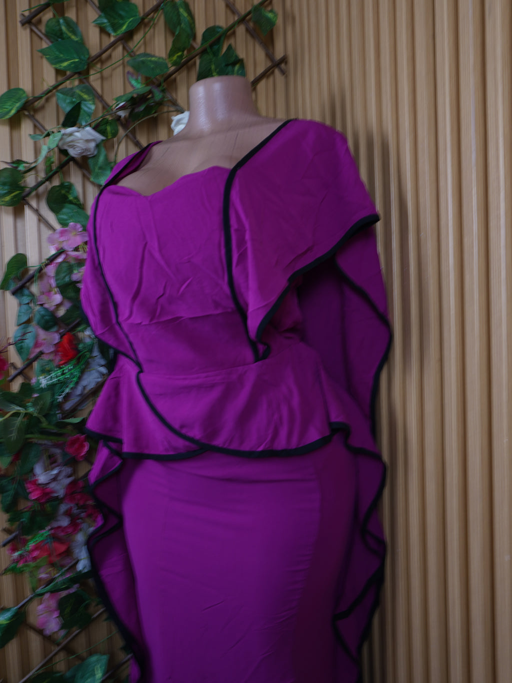Robe moulante stylée sans manches décolletée-M