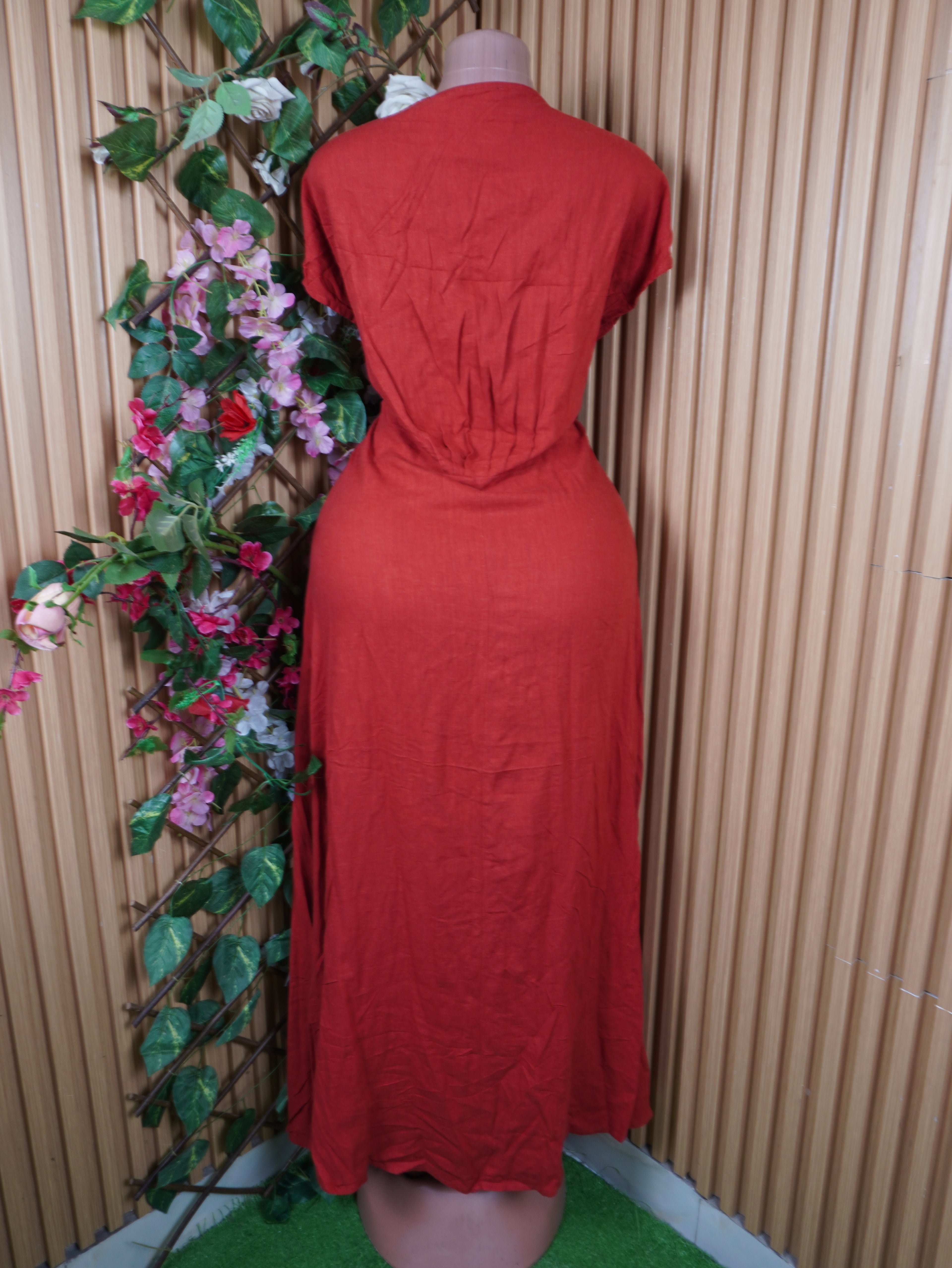 Robe évasée longue manches courtes avec boutons-L