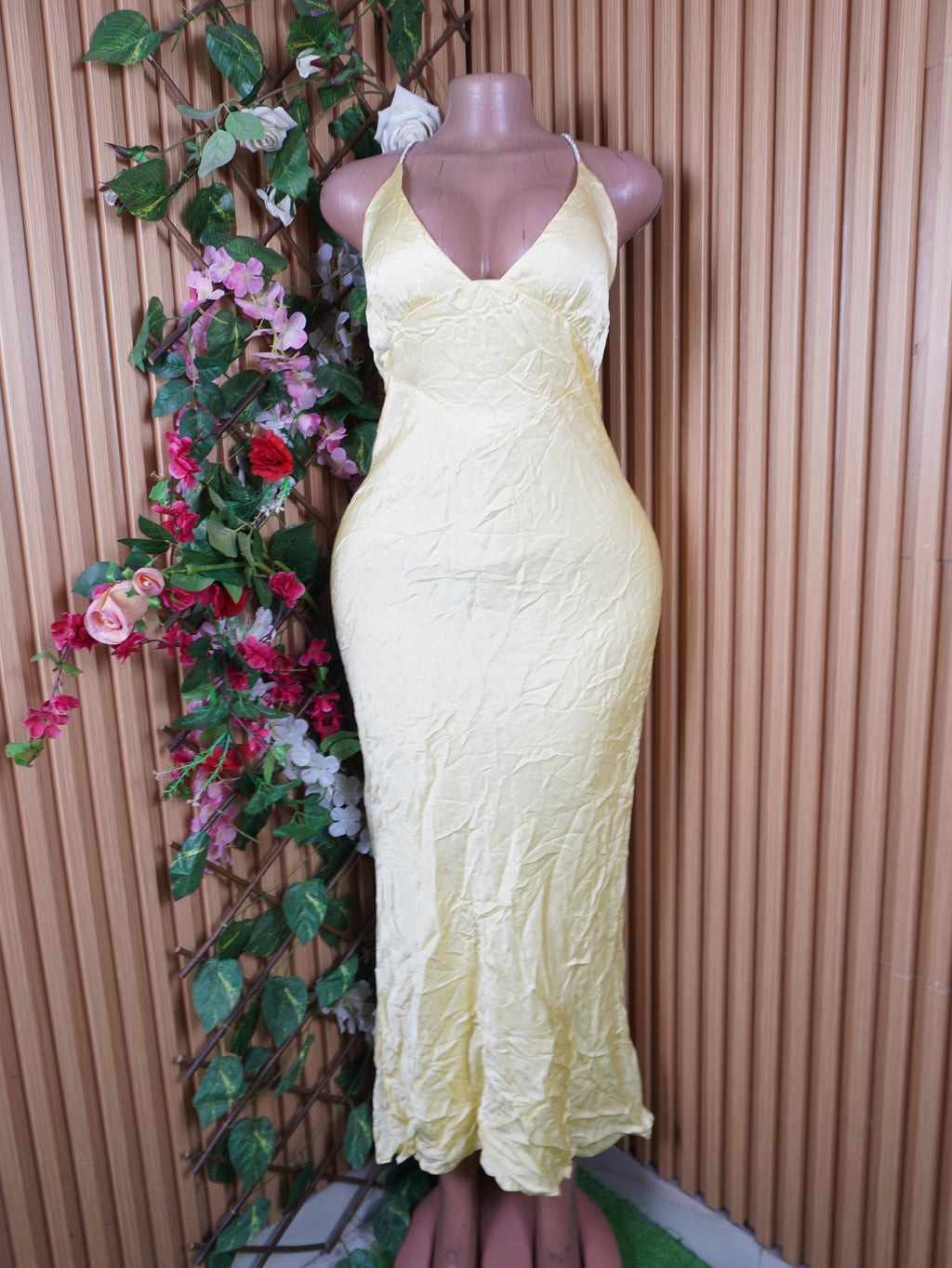 Robe moulante longue à fines bretelles dos nu-L