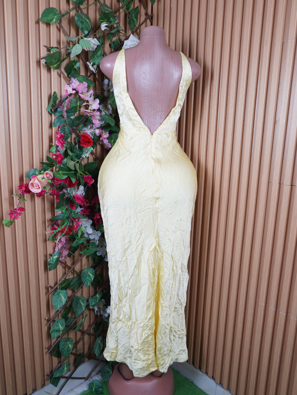 Robe moulante longue à fines bretelles dos nu-L