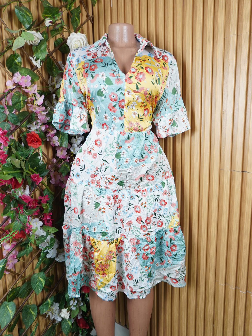 Robe évasée manches courtes imprimée fleurie décolletée-L
