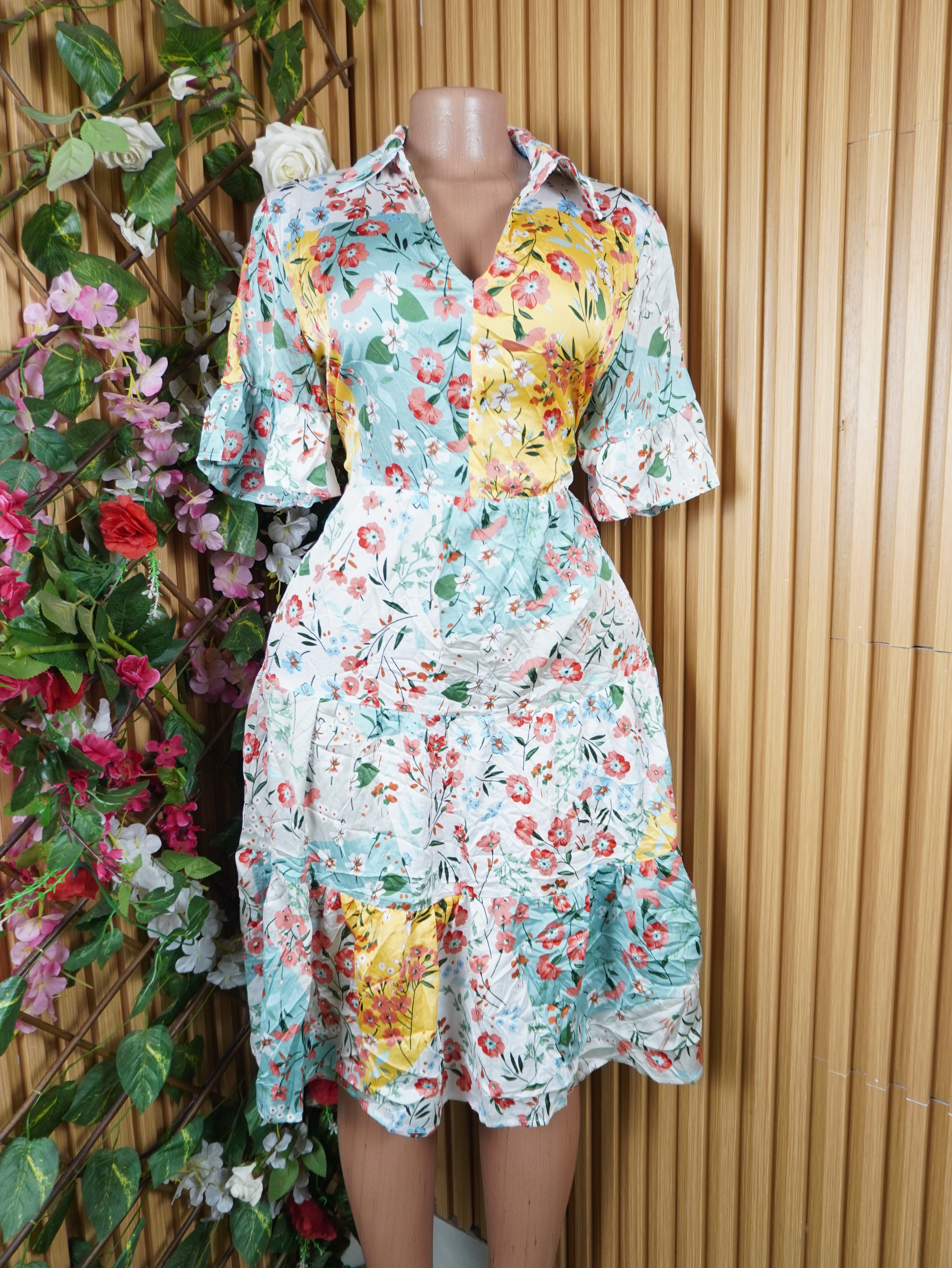 Robe évasée manches courtes imprimée fleurie décolletée-L