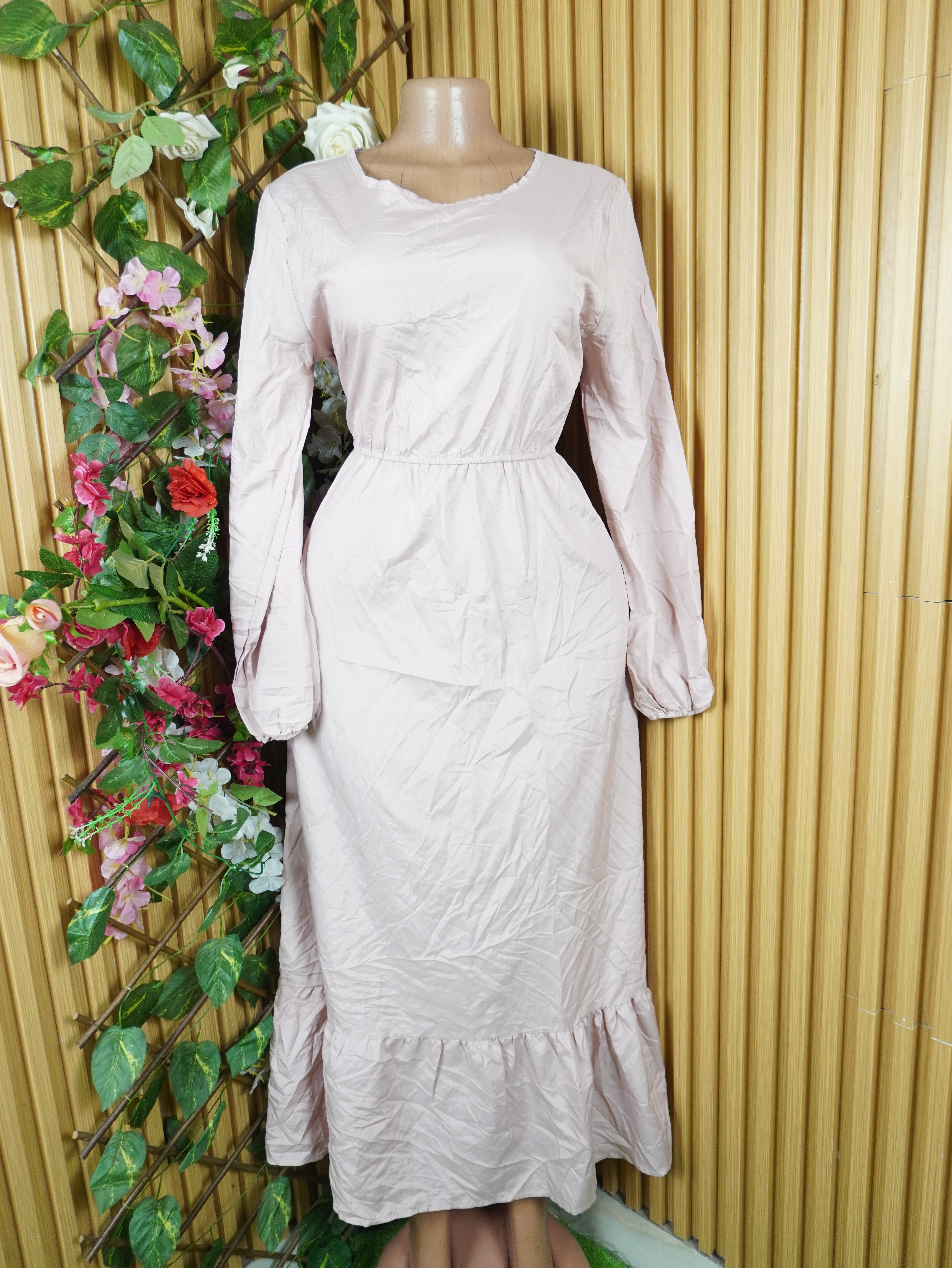 Robe évasée longue manches longues décolletée-L