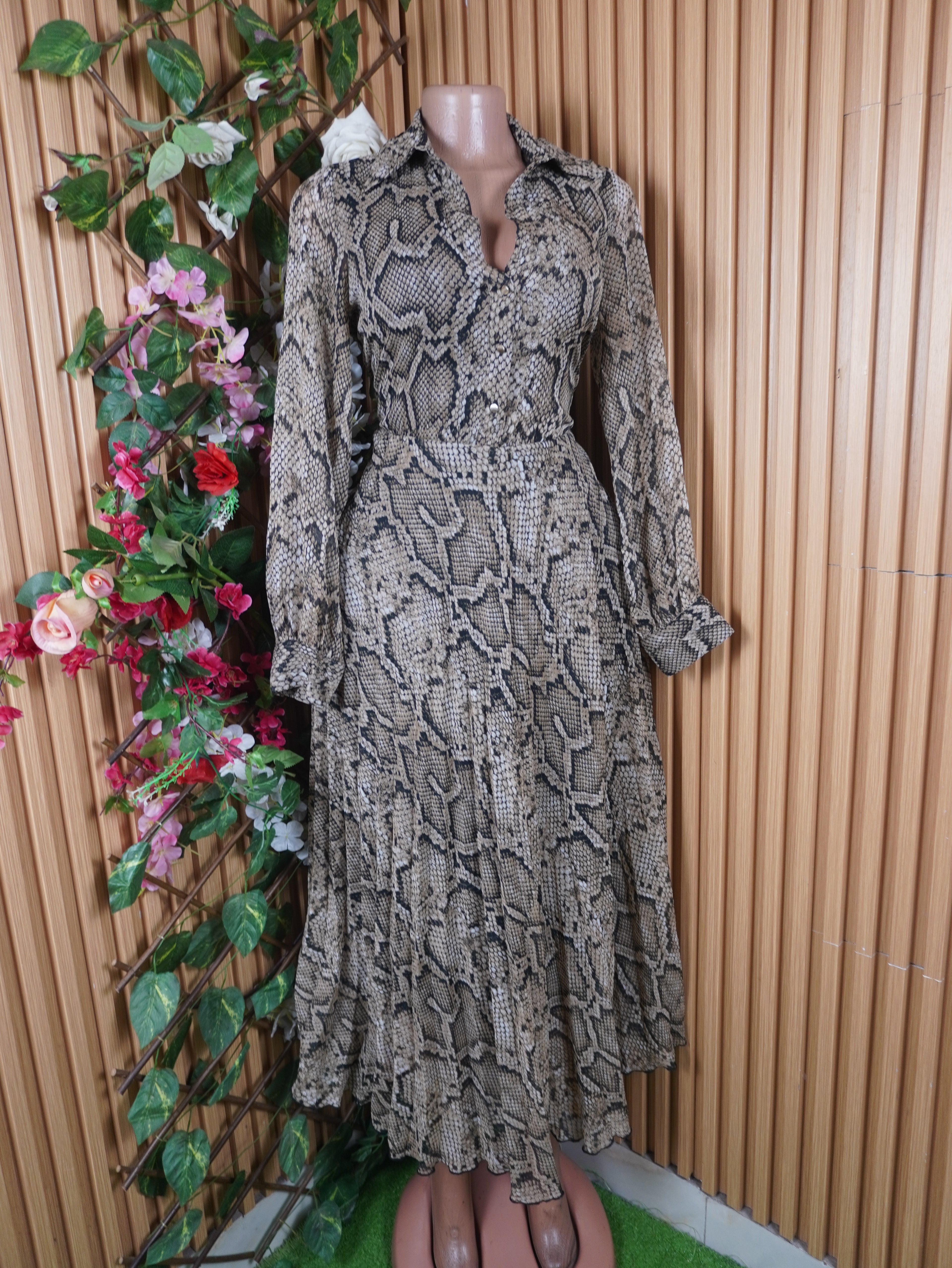 Robe évasée longue manches longues motif python-S