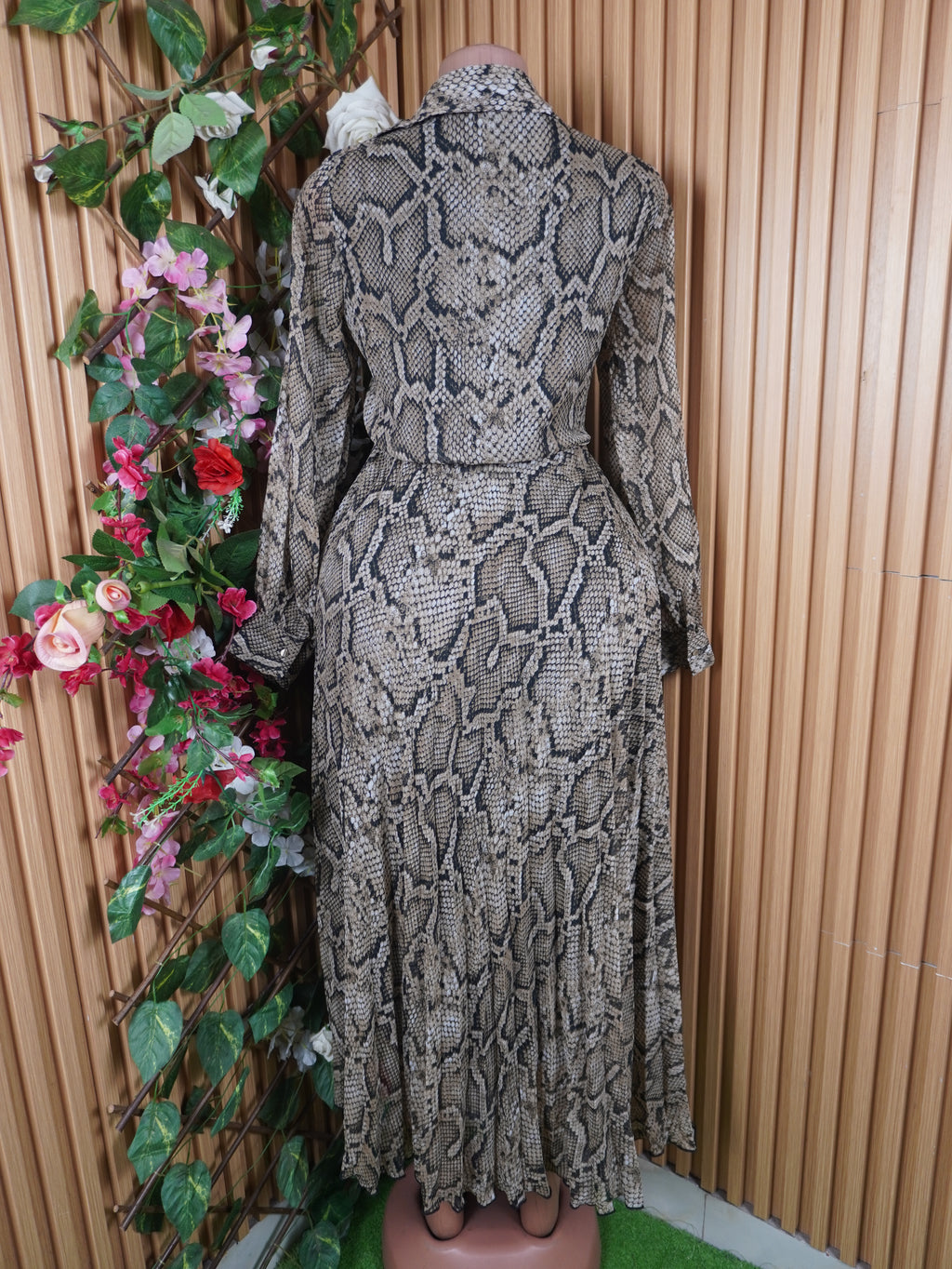 Robe évasée longue manches longues motif python-S