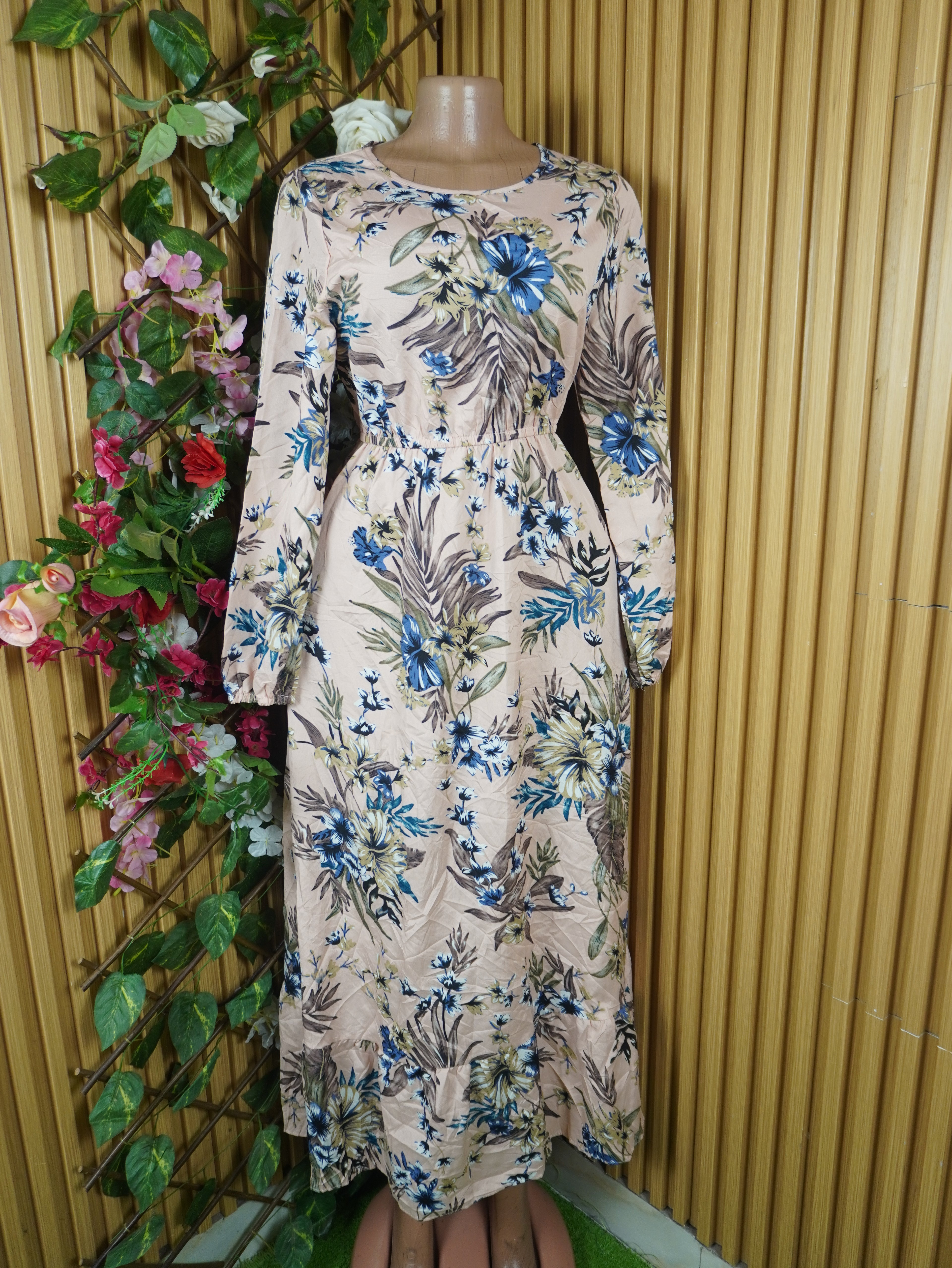 Robe évasée longue manches longues motif fleurie-L