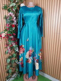 Robe évasée longue manches longues décollétée-M