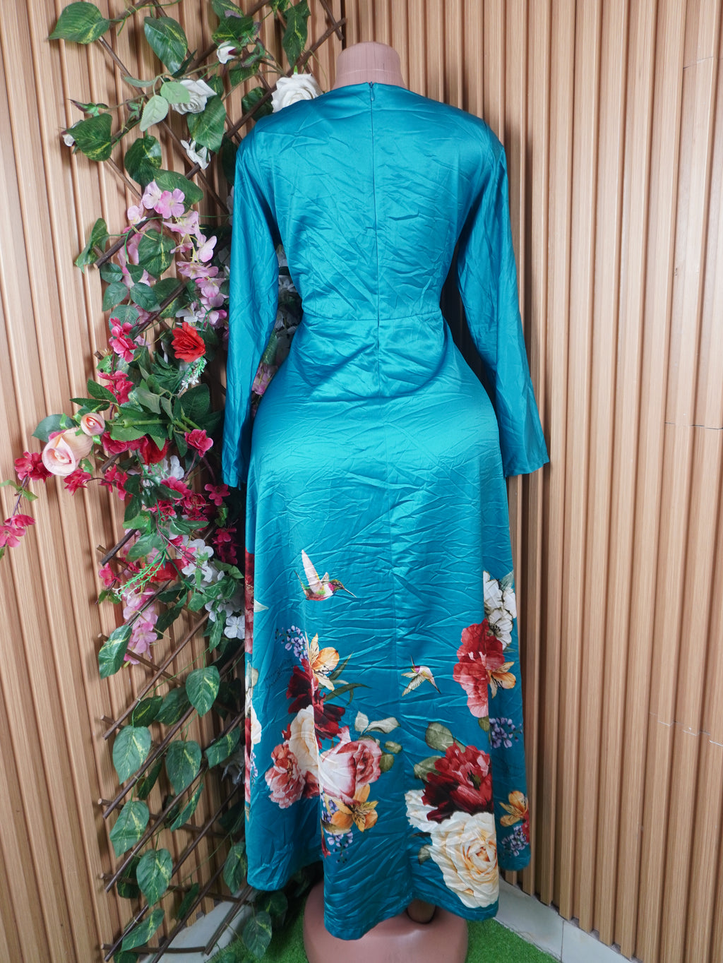 Robe évasée longue manches longues décollétée-M