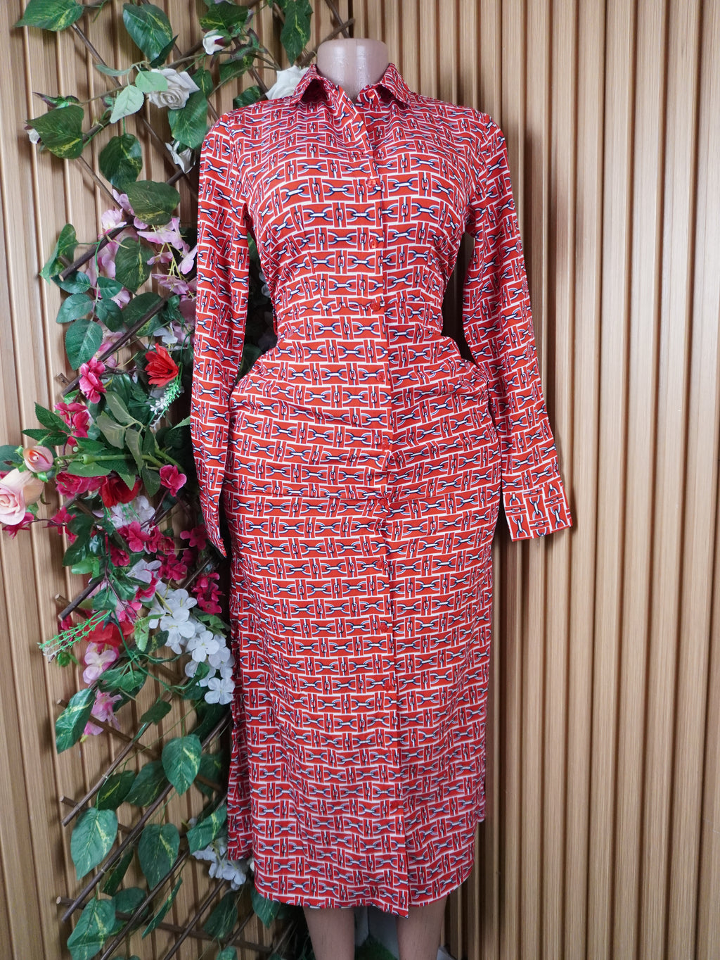 Robe évasée manches longues col chemise avec boutons-S