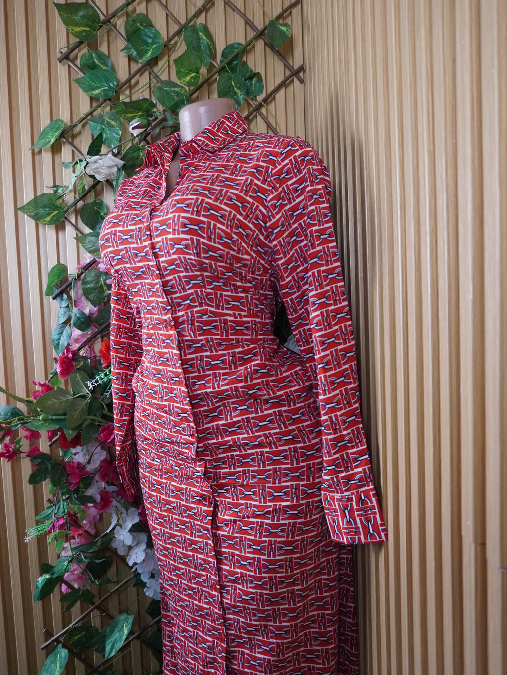 Robe évasée manches longues col chemise avec boutons-S