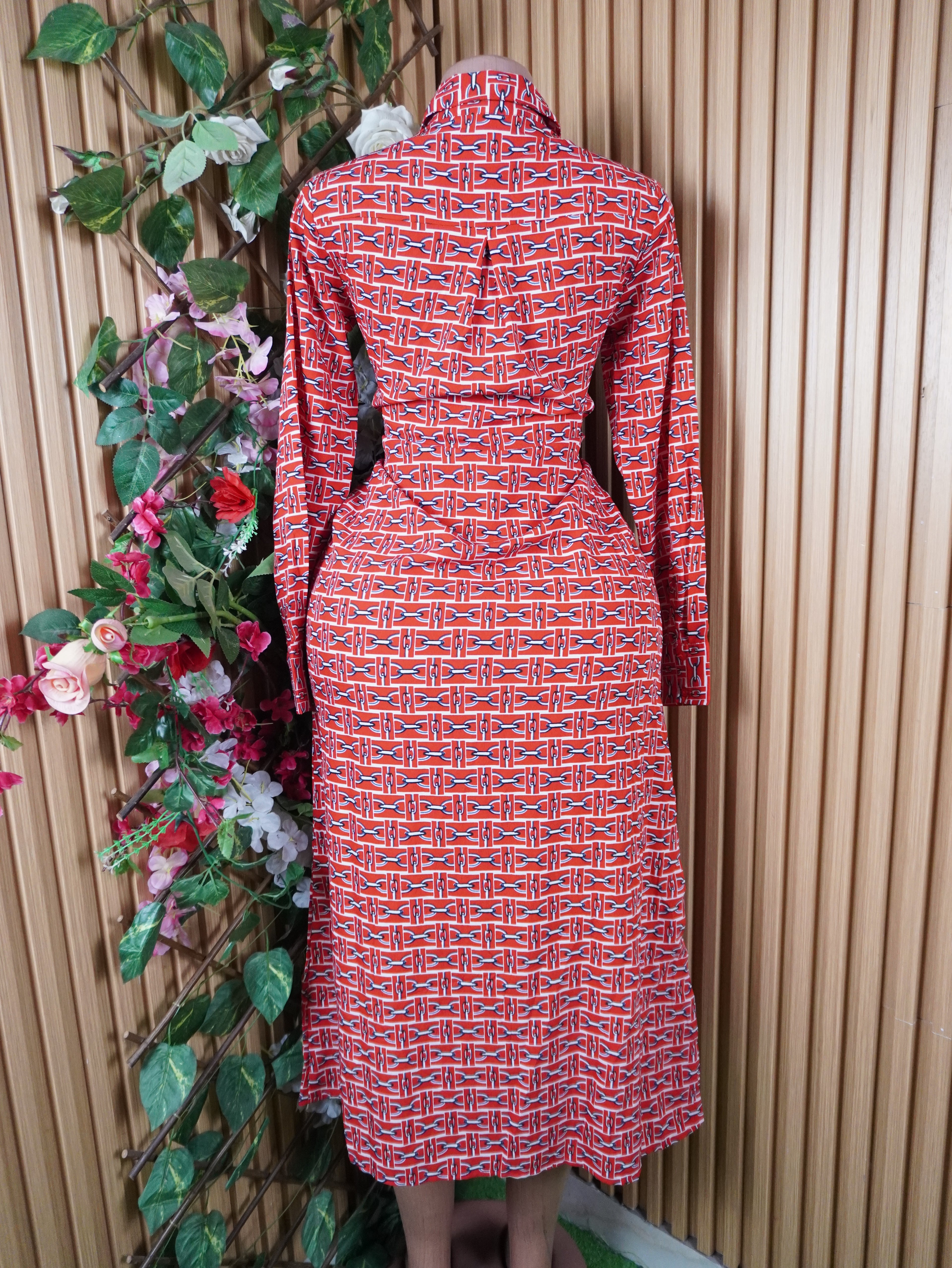 Robe évasée manches longues col chemise avec boutons-S