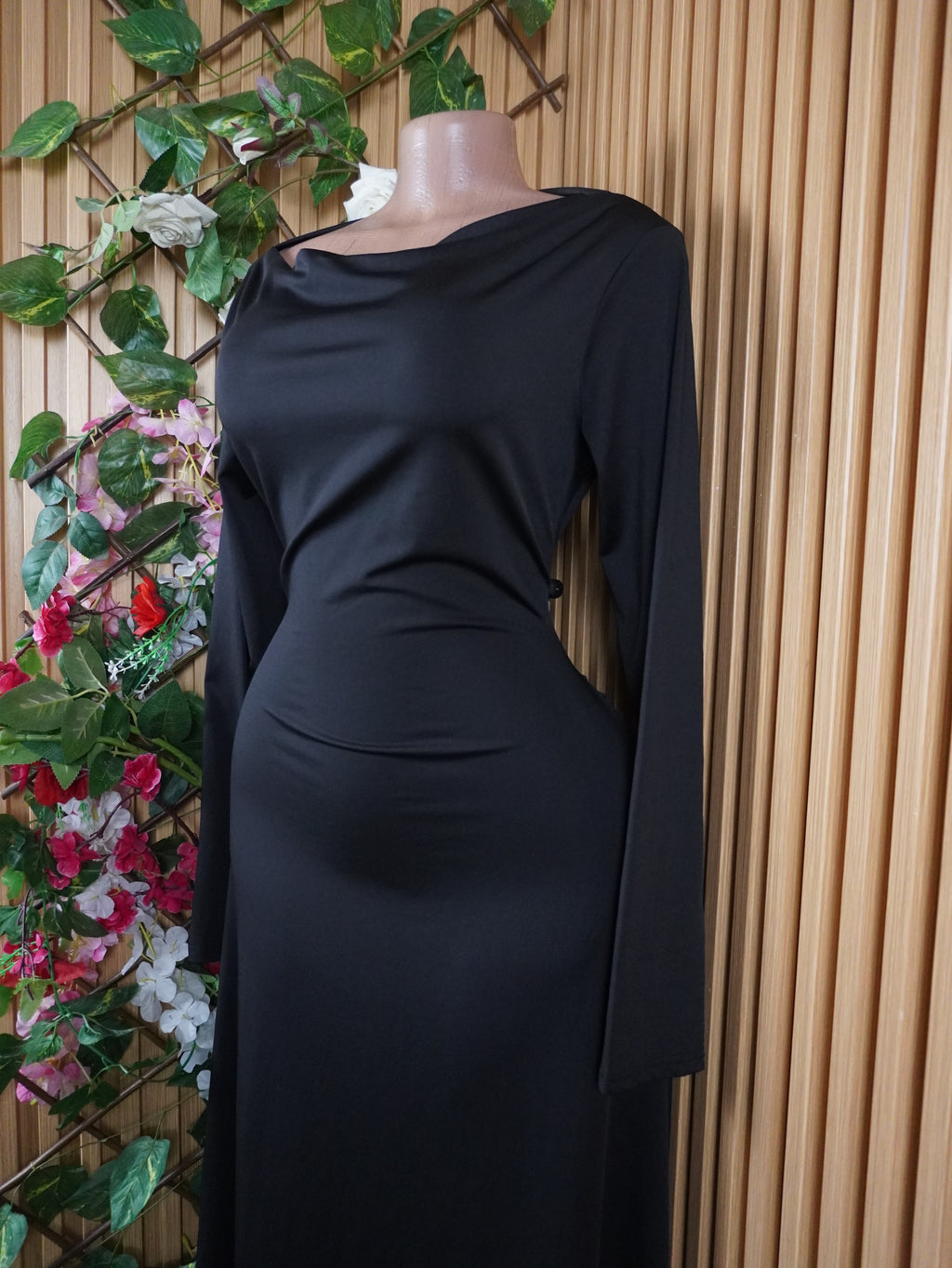 Robe evasée longue manches longues décolletée-L