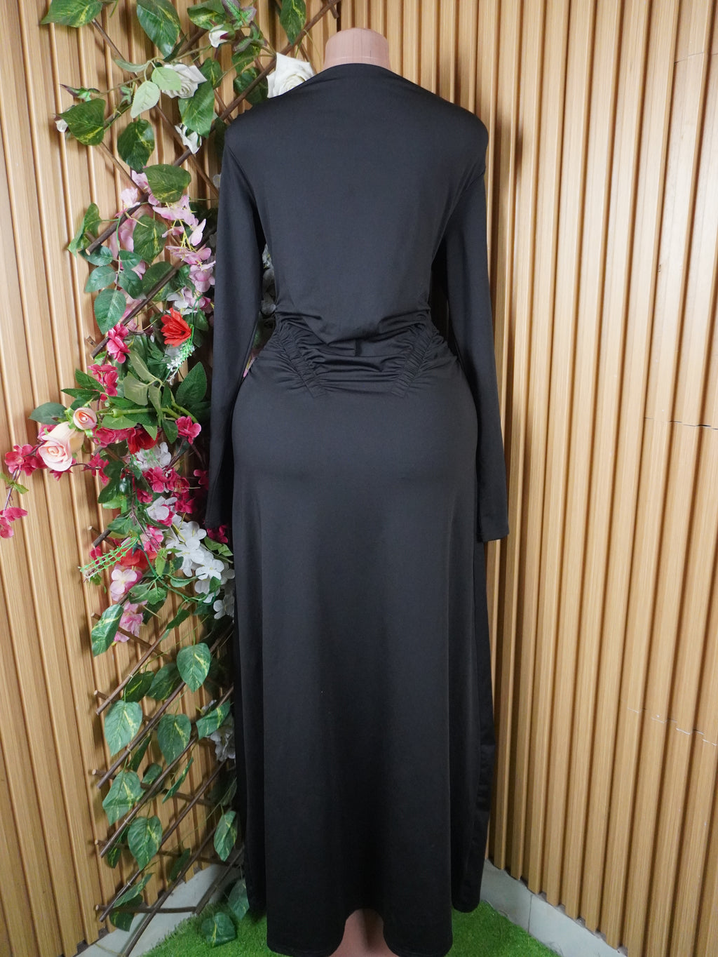 Robe evasée longue manches longues décolletée-L