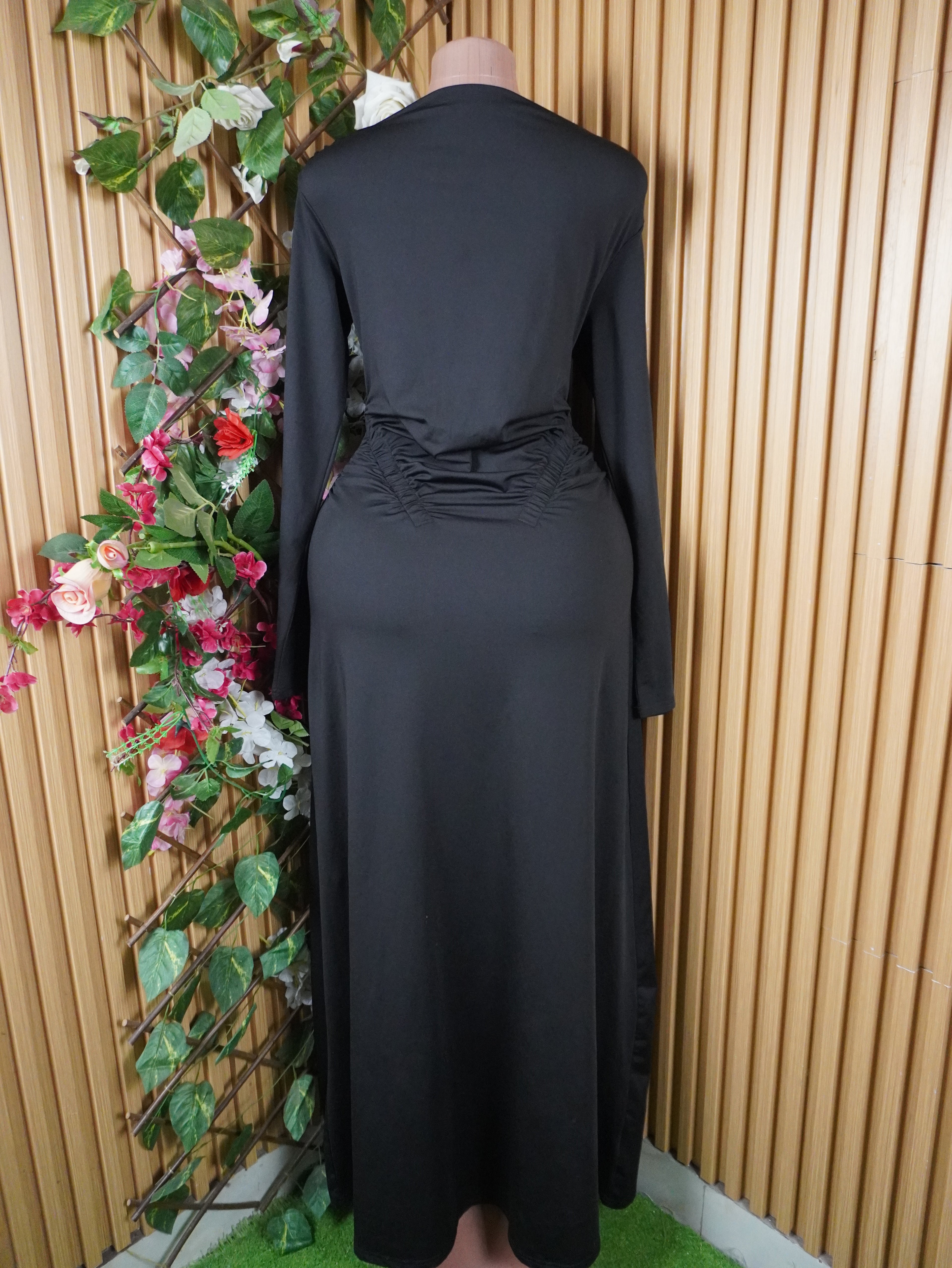 Robe evasée longue manches longues décolletée-L