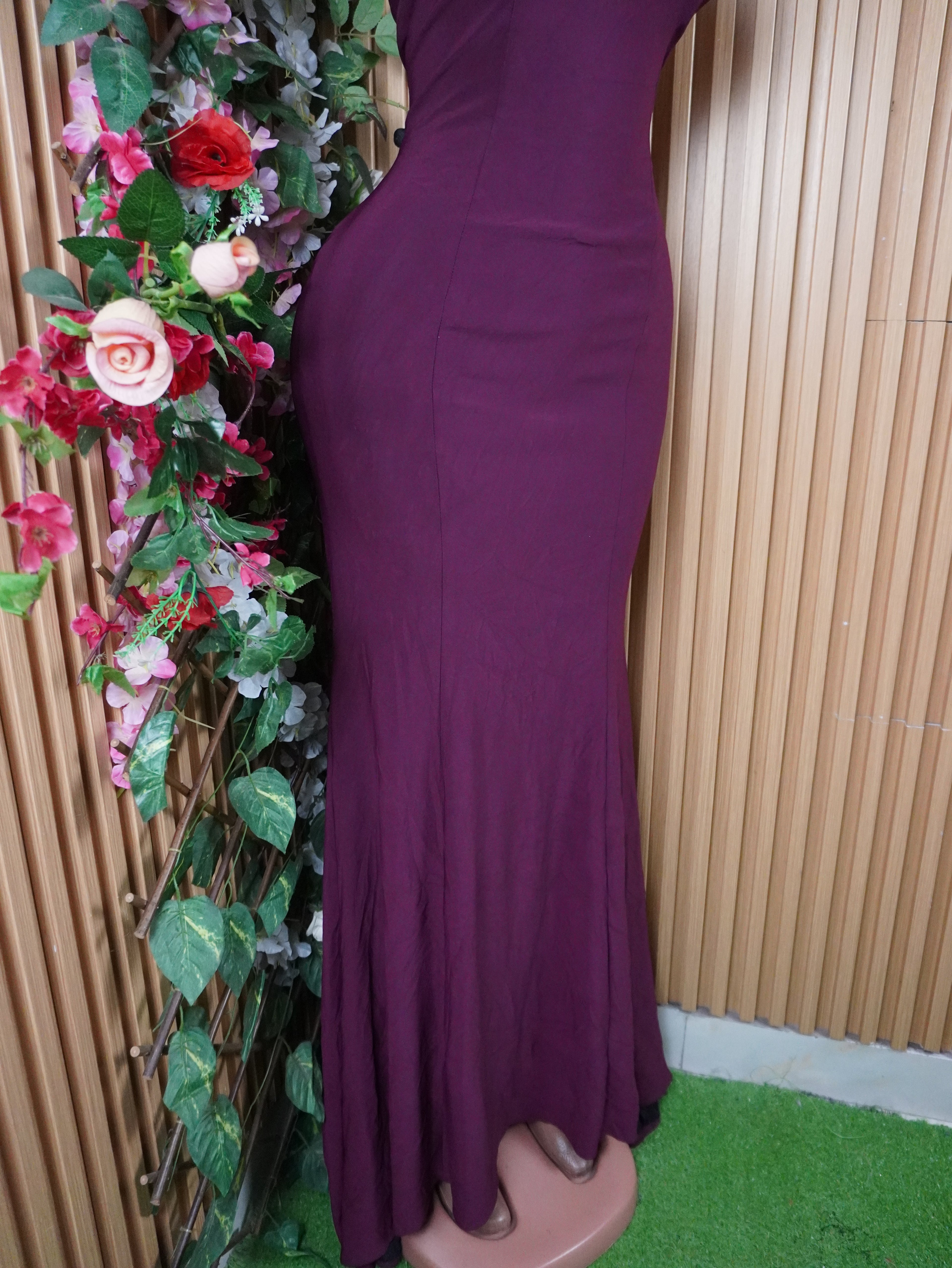Robe moulante longue sans manches-M
