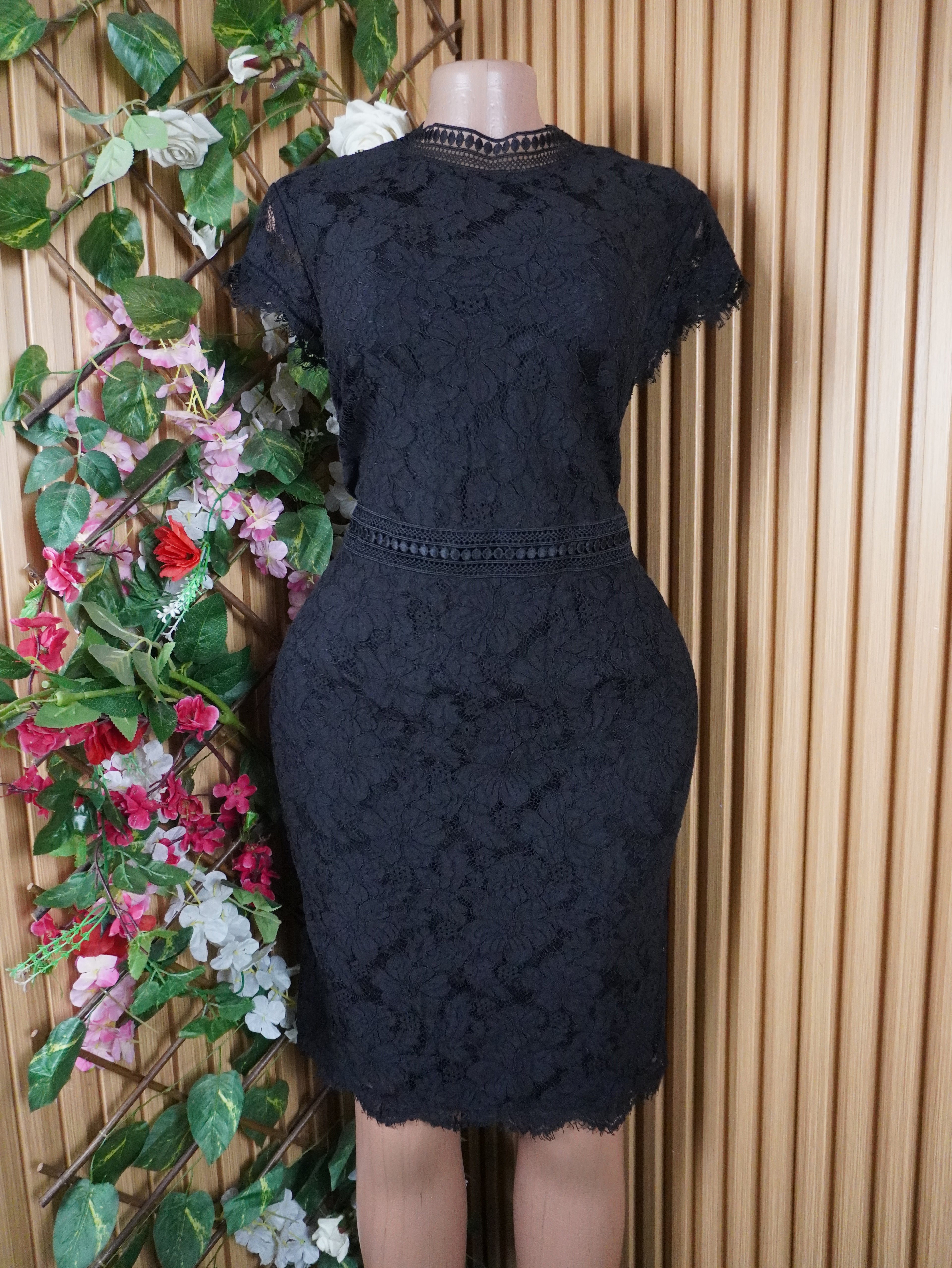 Robe moulante manches courtes motif betelles-L