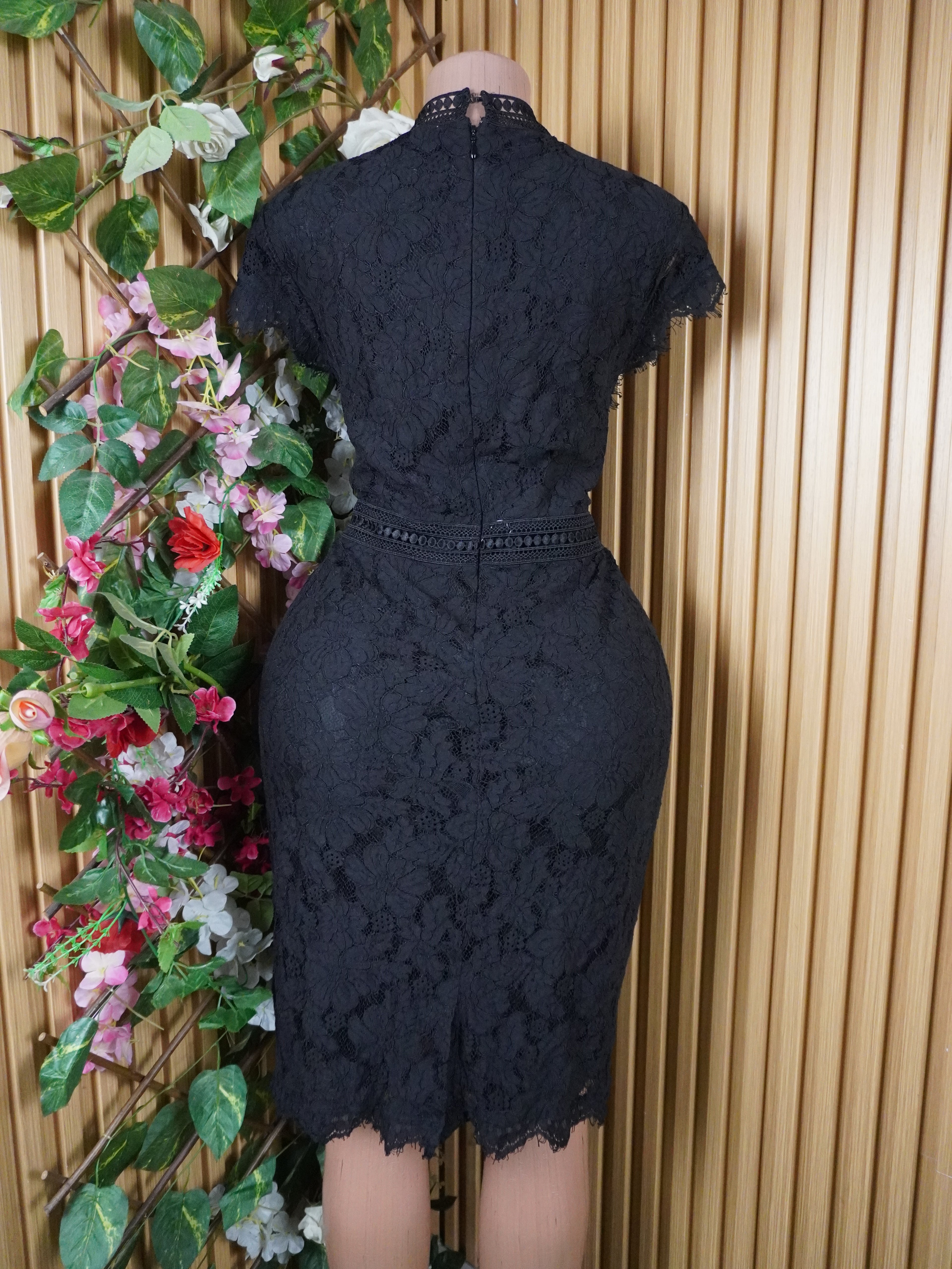 Robe moulante manches courtes motif betelles-L