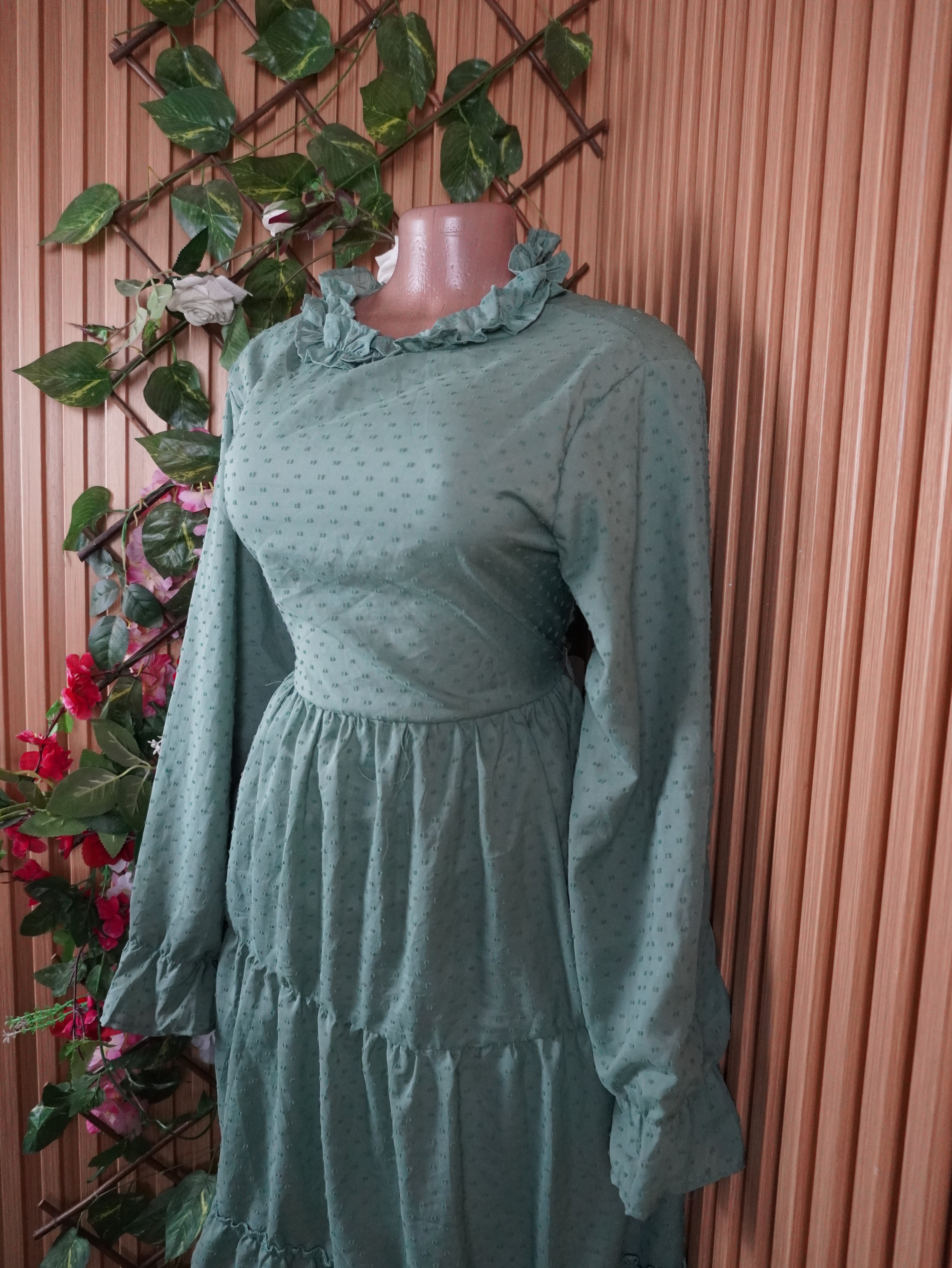 Robe évasée longue manches longues décollétée-L