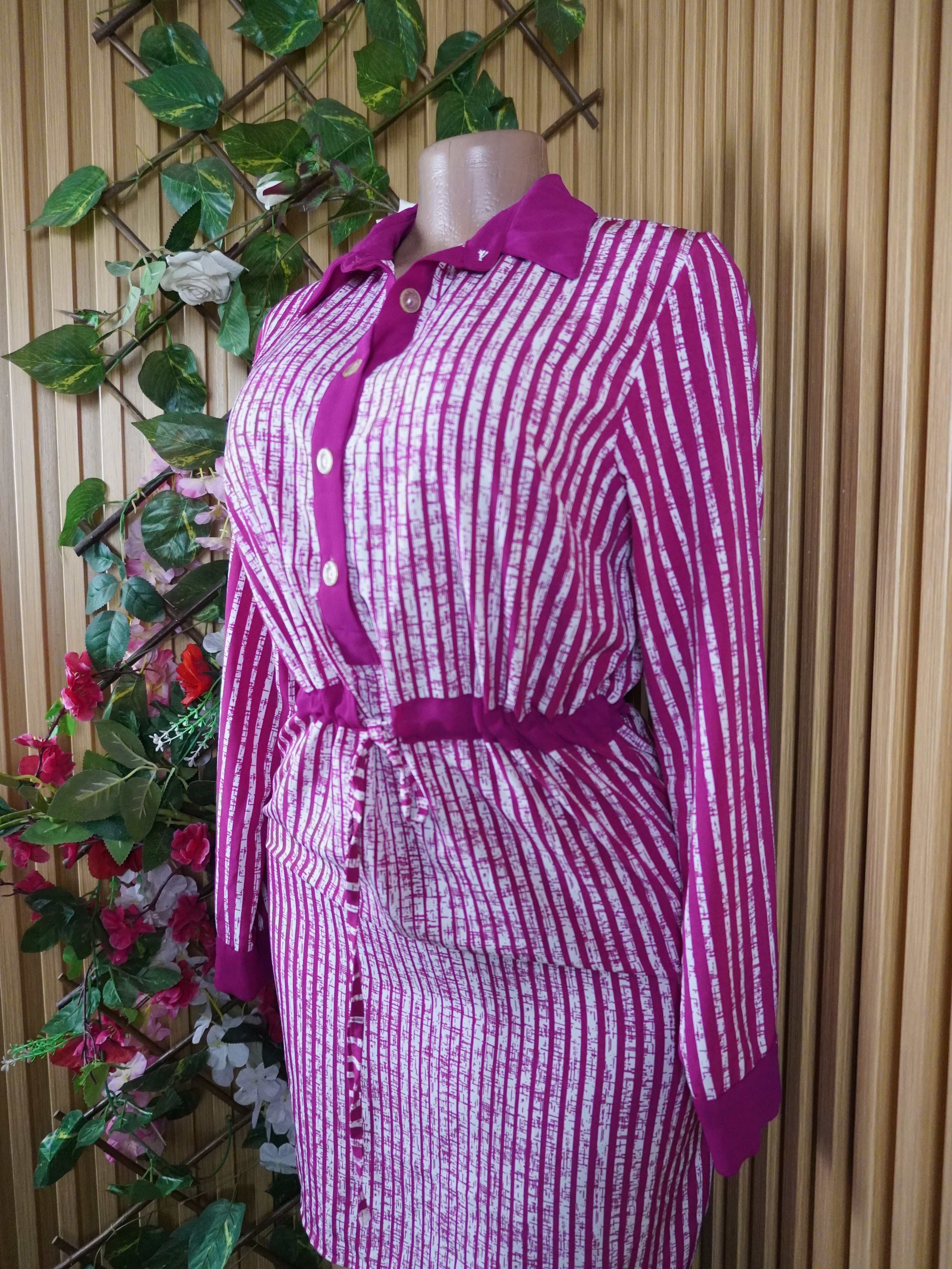 Robe moulante manches longues col chemise ceintrée-S