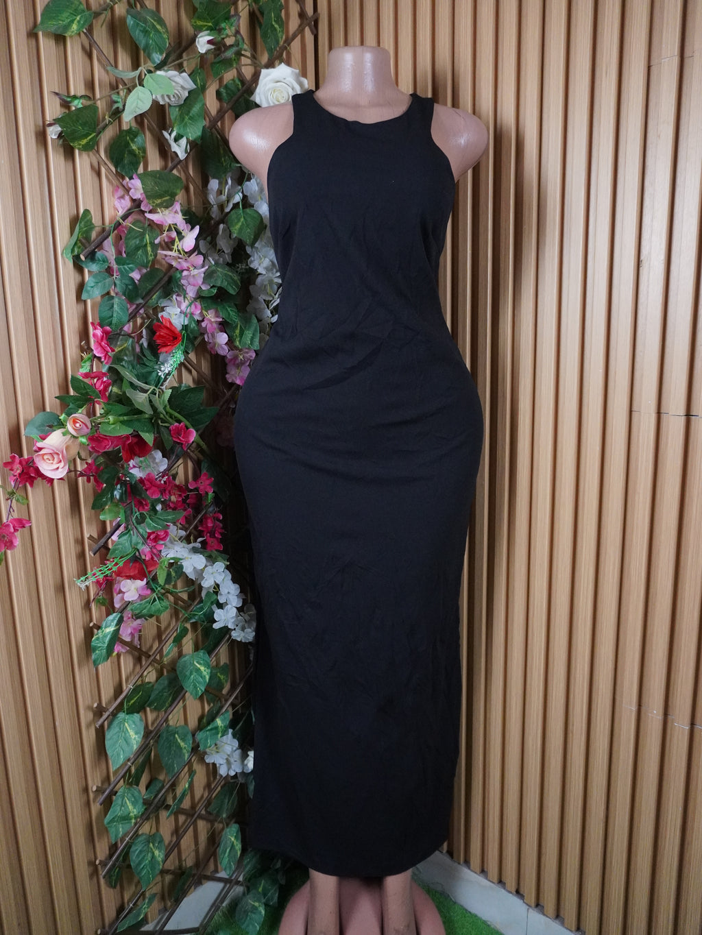 Robe moulante longue sans manches décollétée-L