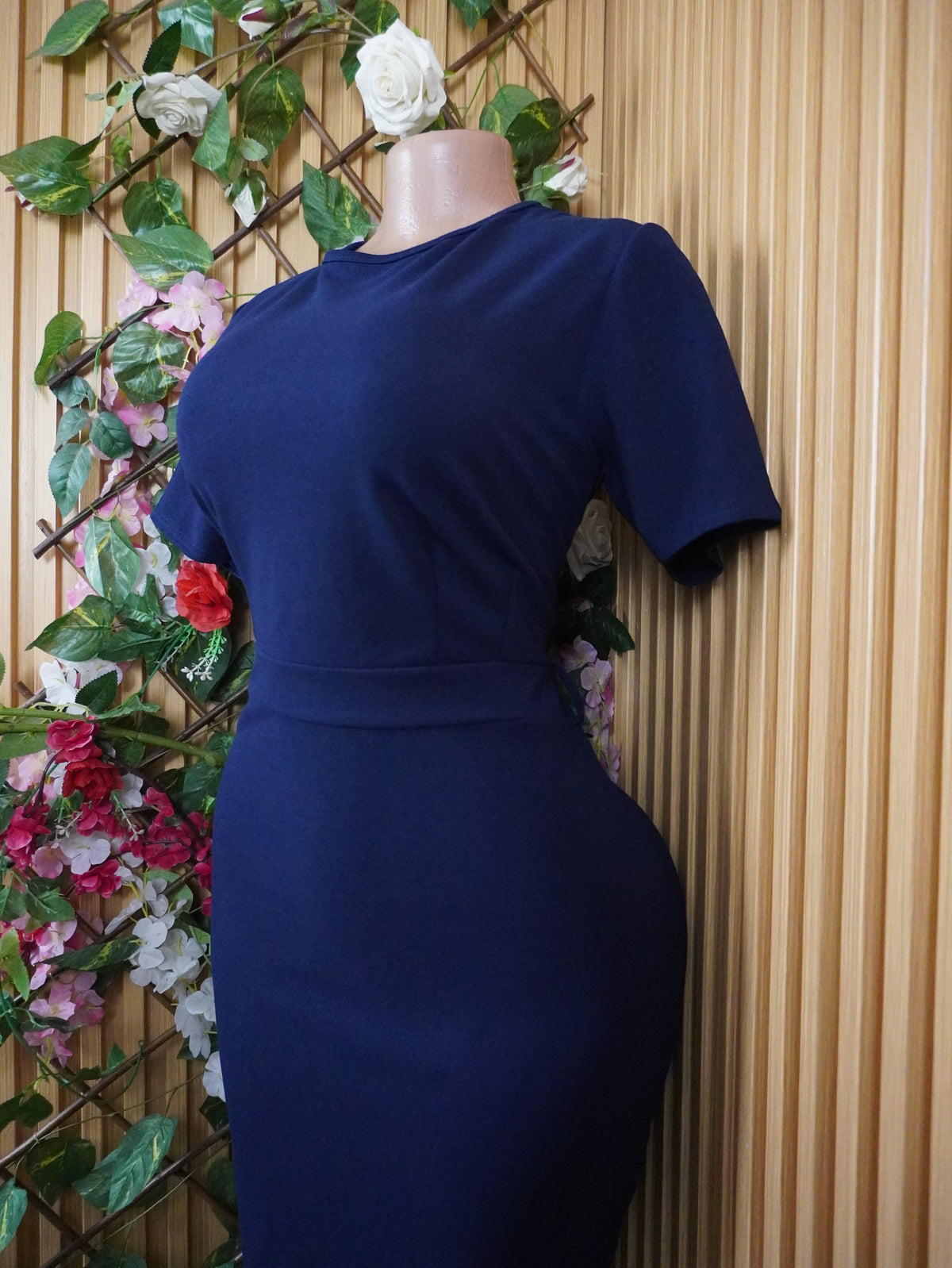 Robe évasée manches courtes décollectée-L