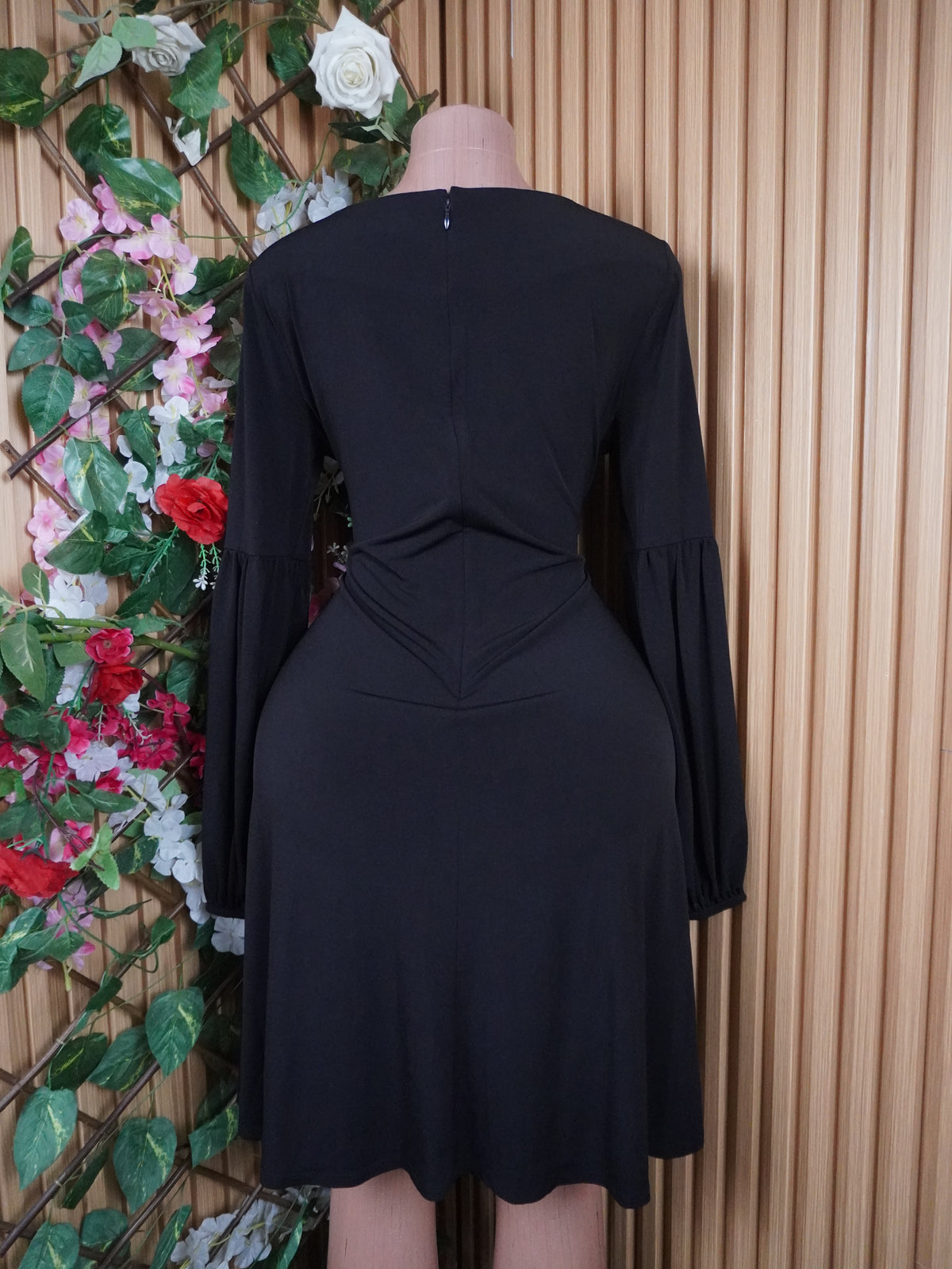 Robe évasée manches longues  décolletée-M