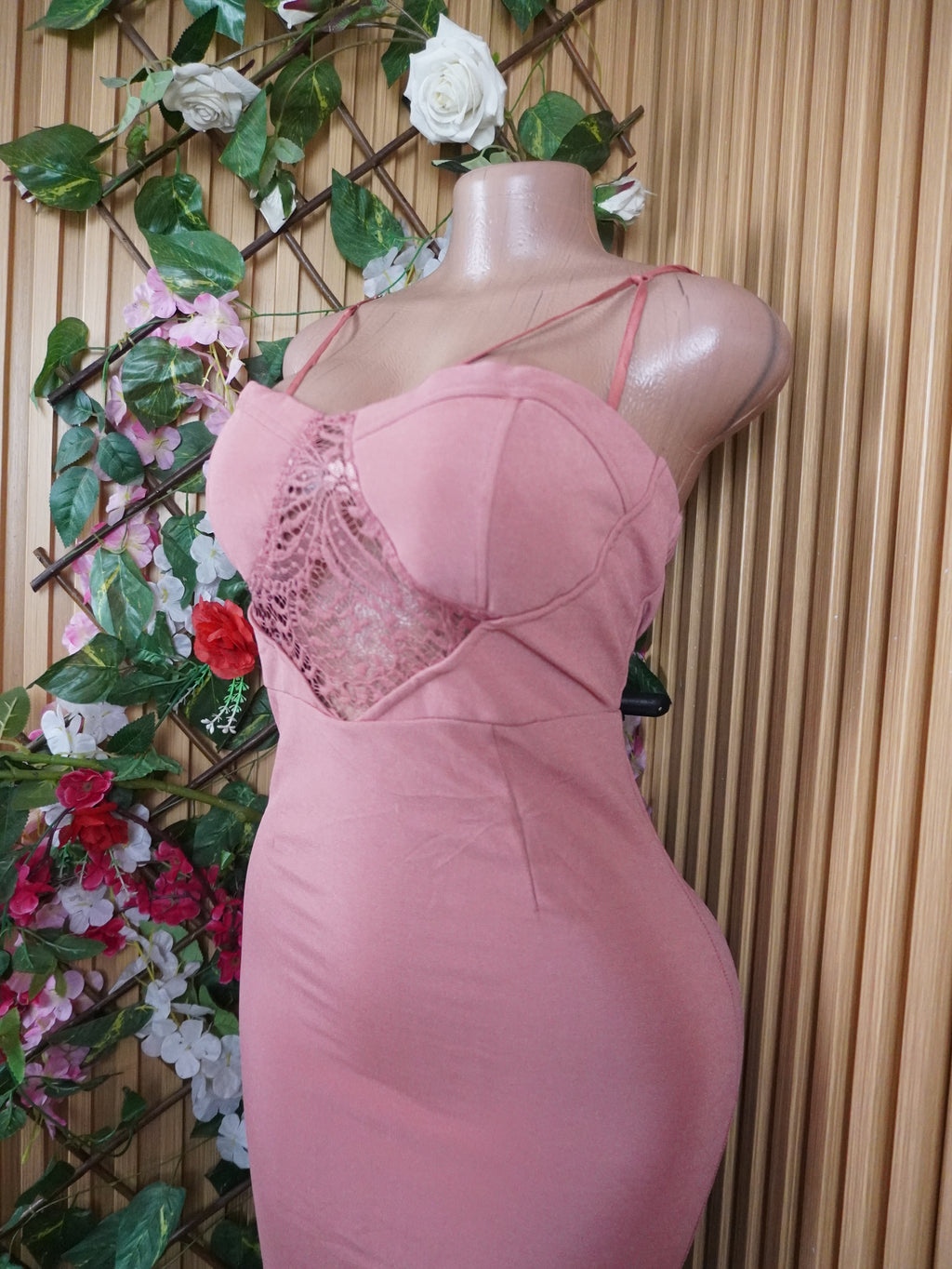 Robe moulants slim à fines bretelles dénudée-L