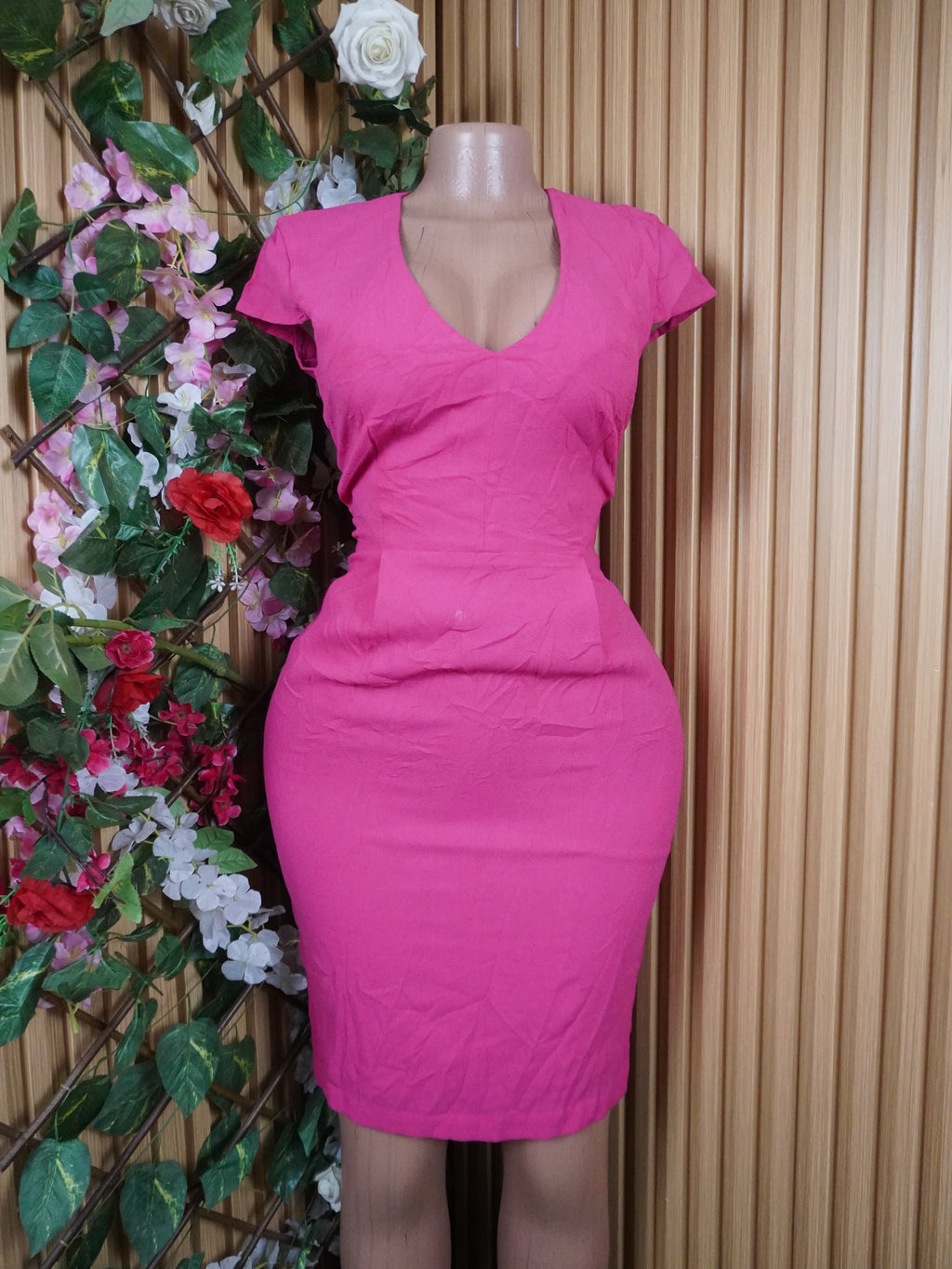 Robe moulante slim manches courtes décolletée-S