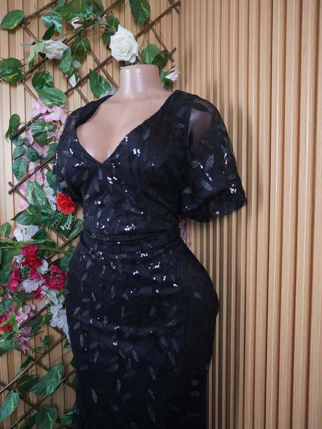 Robe moulante longue manches courtes decolletée-M