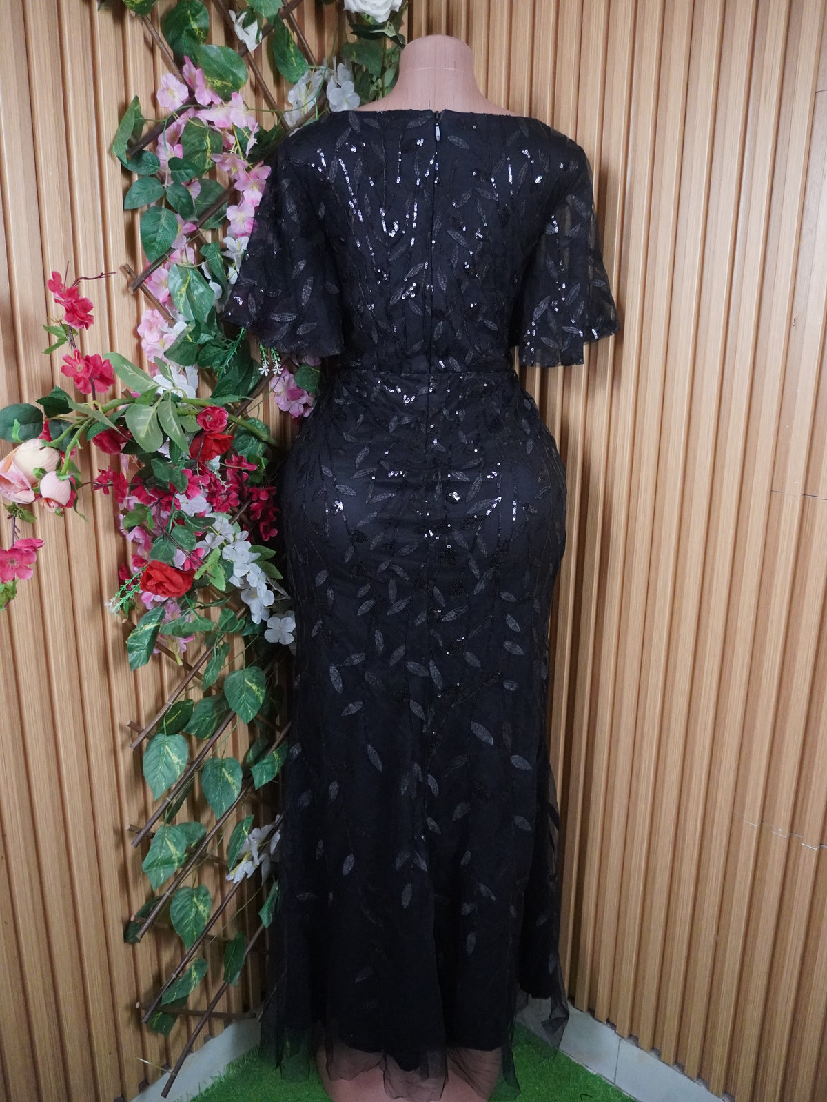 Robe moulante longue manches courtes decolletée-M
