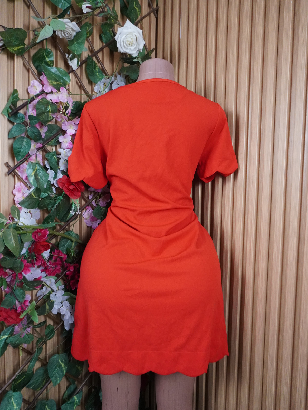 Robe moulante manches courtes décolletée-L