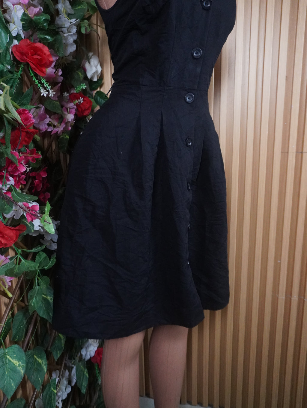 Robe évasée sans manches avec boutons-S