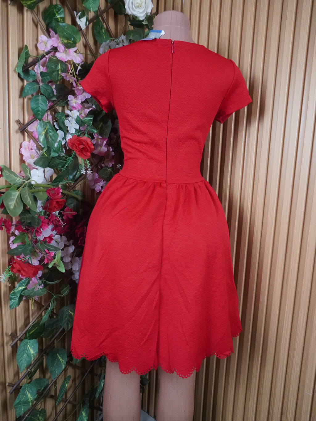 Robe évasée manches courtes plisée-M