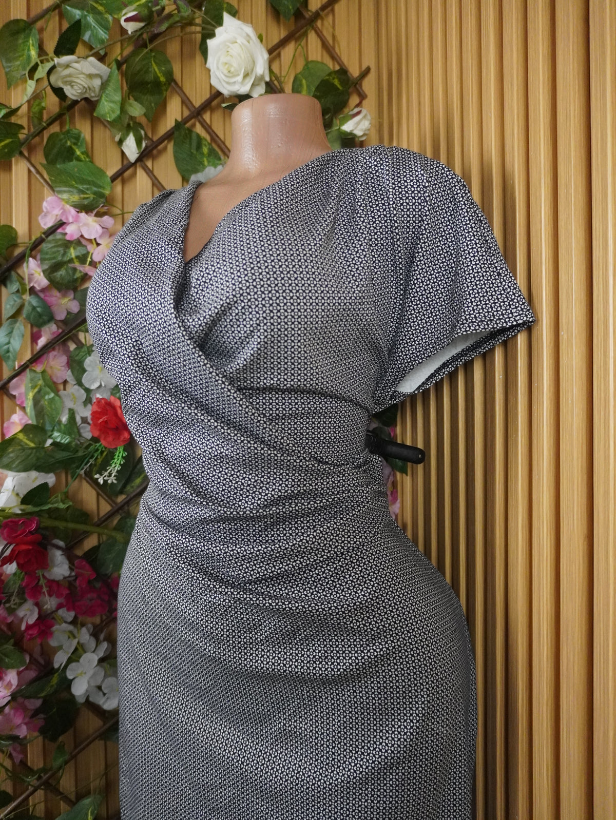 Robe droite manches courtes décolletée-L