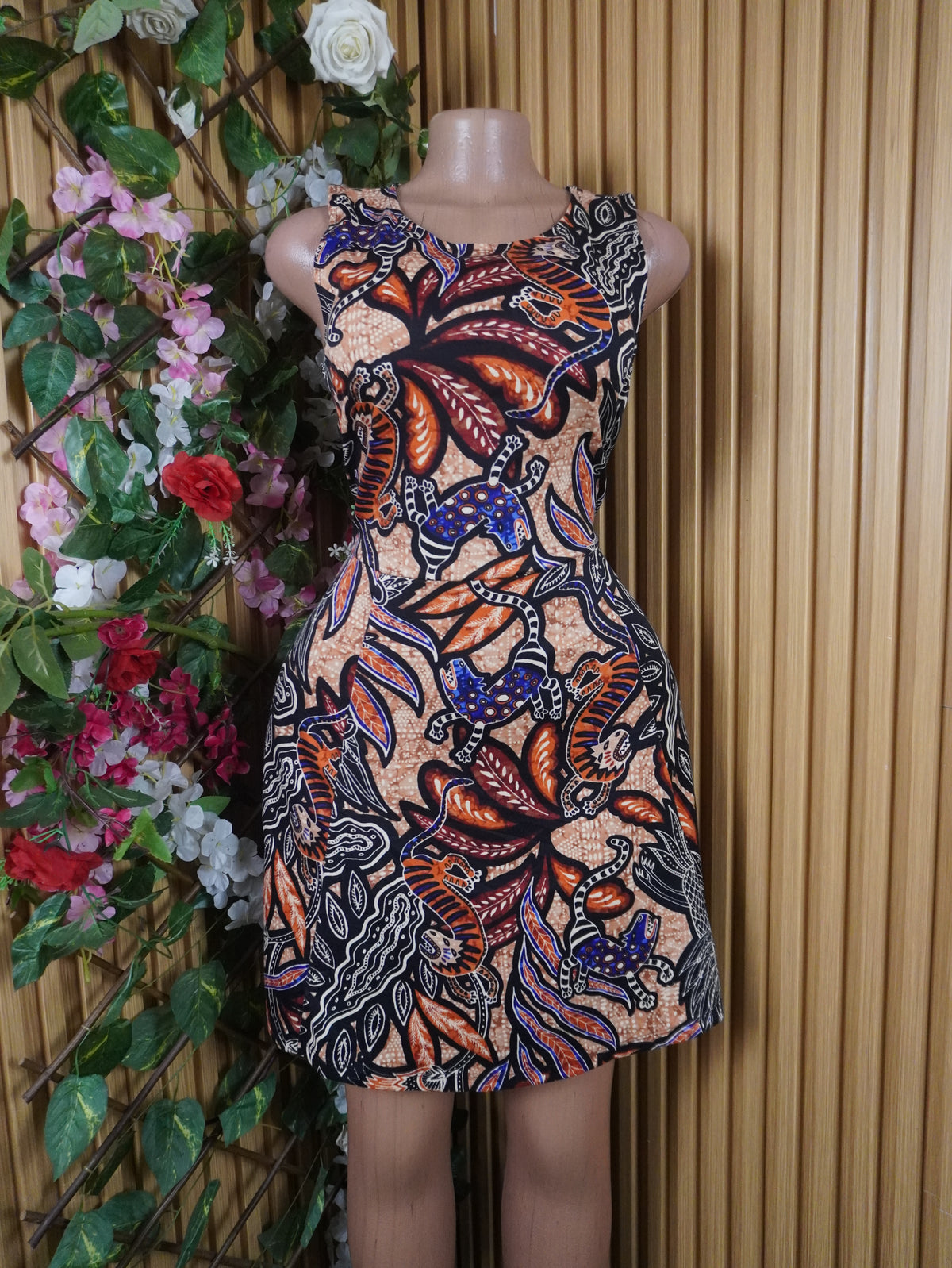 Robe évasée sans manches moti fleuri décolletée-M