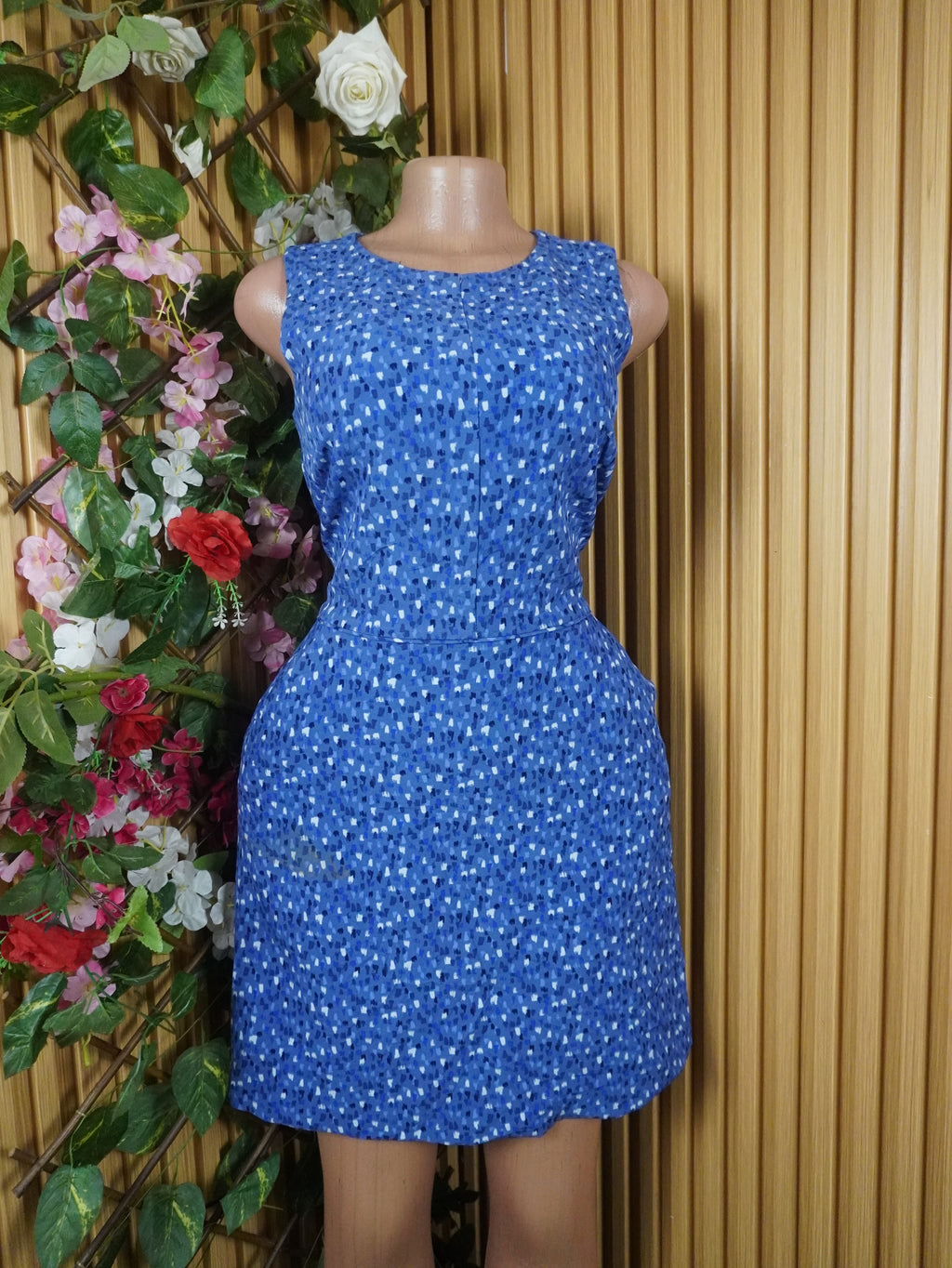 Robe moulante sans manches décolletée-S